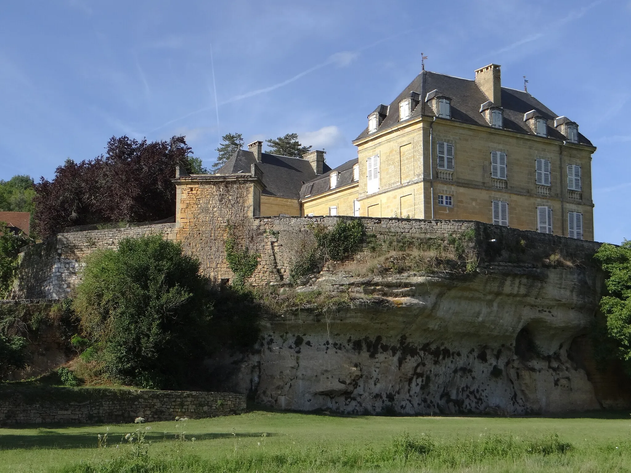 Photo showing: Saint-André-d'Allos - Château du Roc, façades sud et ouest
