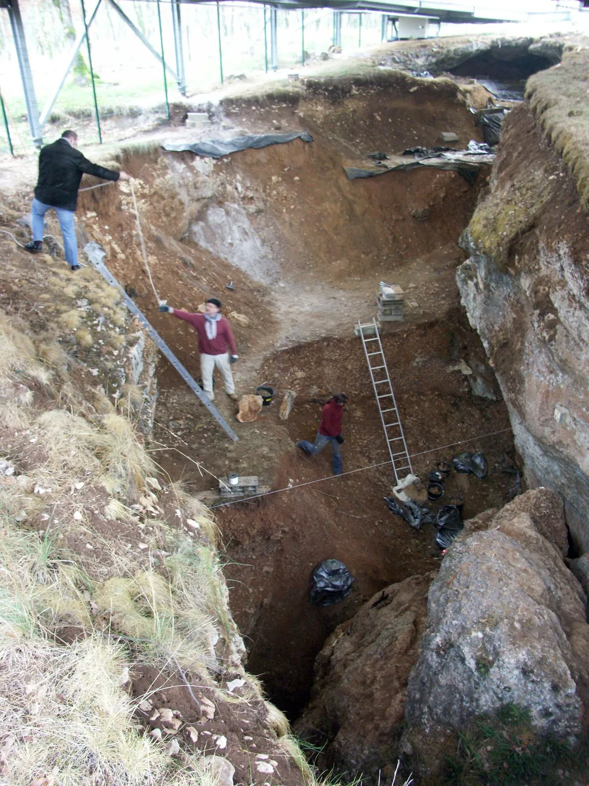 Photo showing: The excavation of the "Les Fieux" in winter 2006.