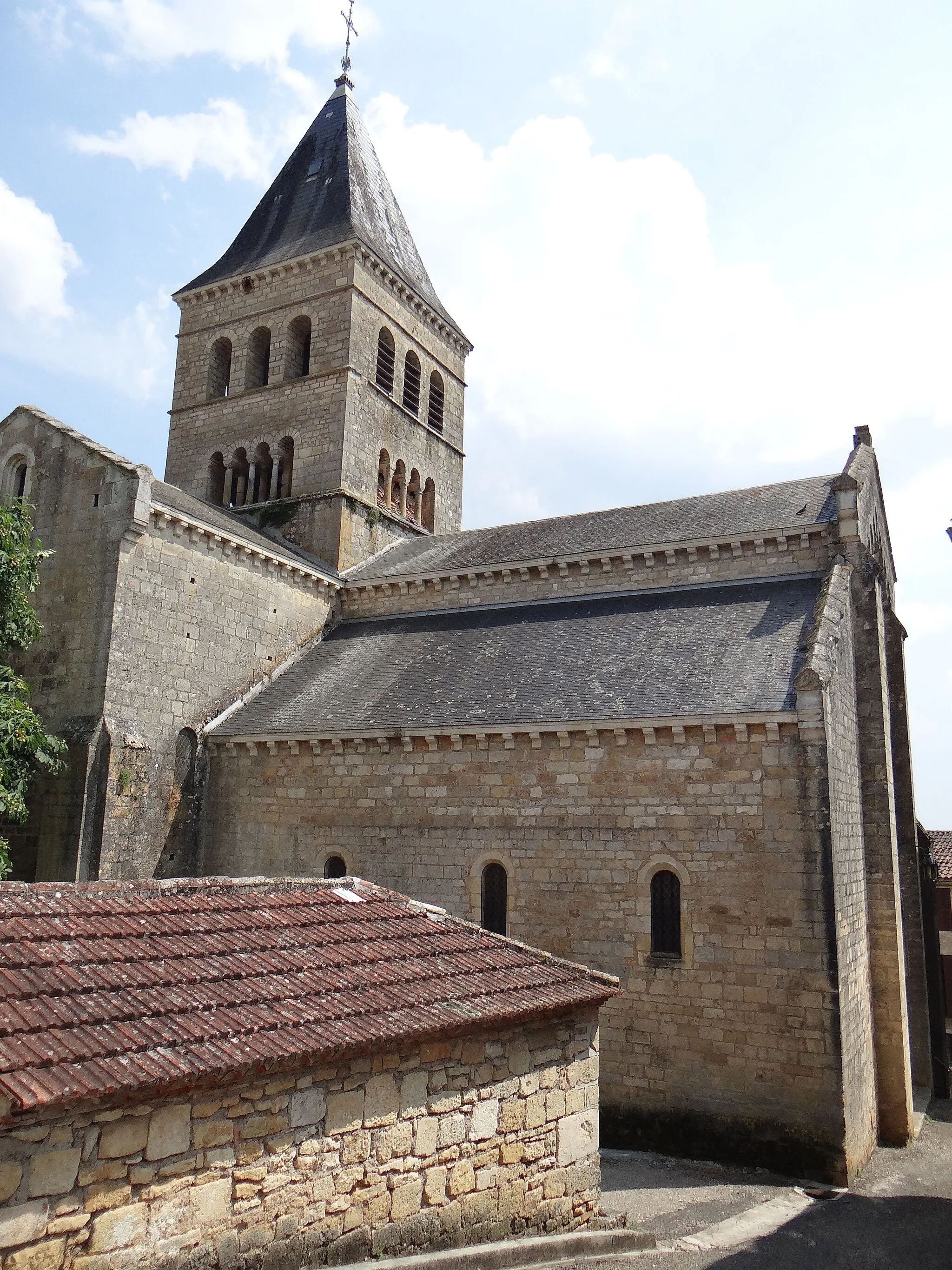 Photo showing: This building is indexed in the base Mérimée, a database of architectural heritage maintained by the French Ministry of Culture, under the reference PA00095064 .