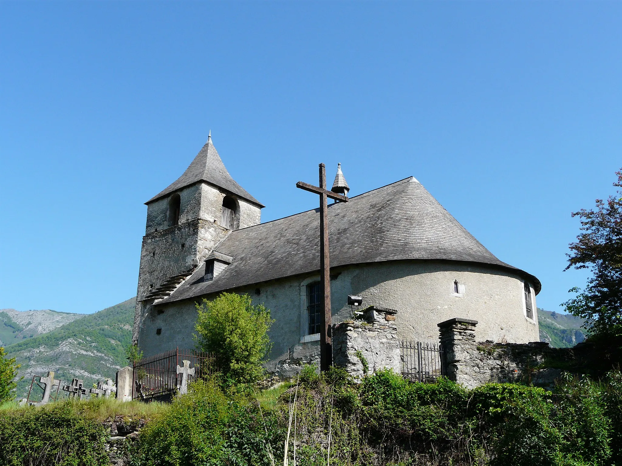 Photo showing: L'église Saint-Barthélémy de Boô vue du sud-est, Boô-Silhen, Hautes-Pyrénées, France.