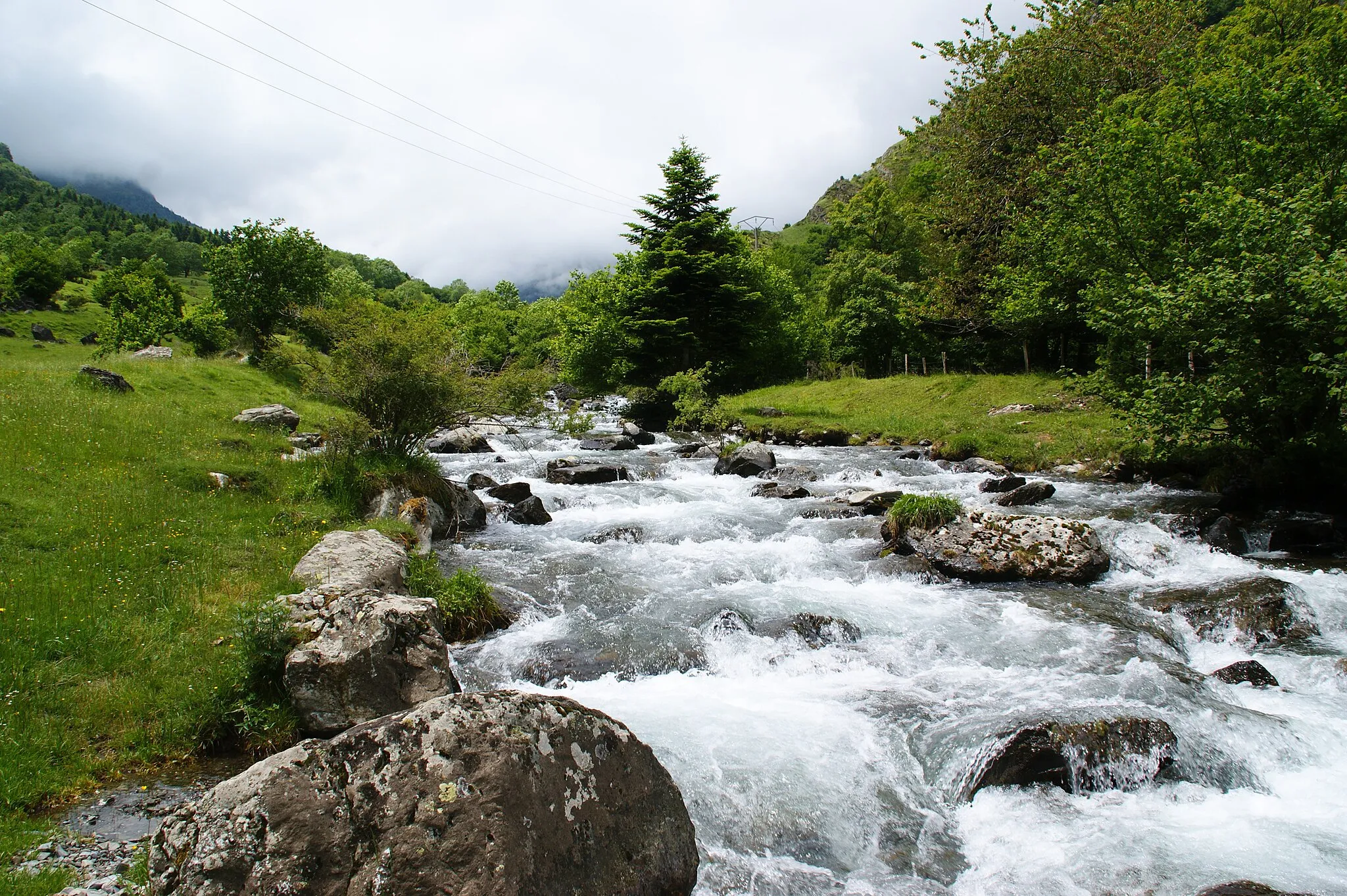 Photo showing: Gave de (River) Labat de Bun in the valley below the w:Lac d'Estaing in the Hautes-Pyrénées.
