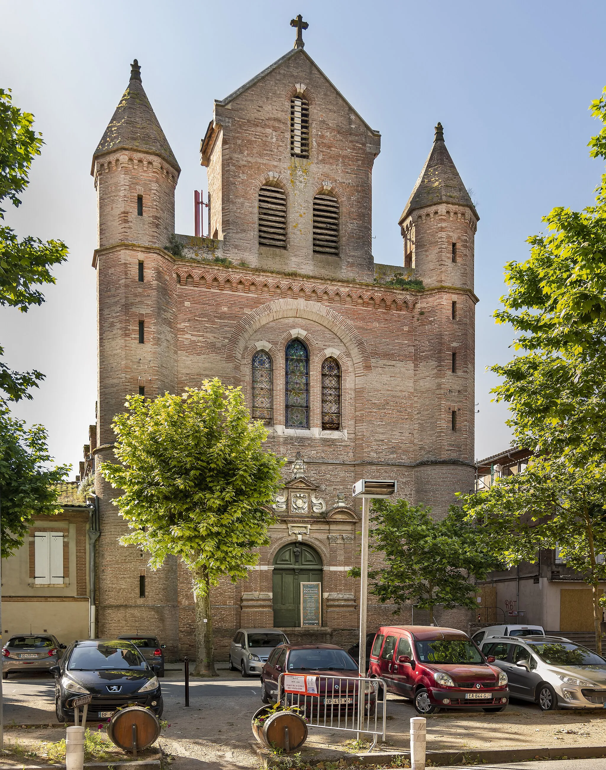 Photo showing: This building is inscrit au titre des monuments historiques de la France. It is indexed in the base Mérimée, a database of architectural heritage maintained by the French Ministry of Culture, under the reference PA00095622 .