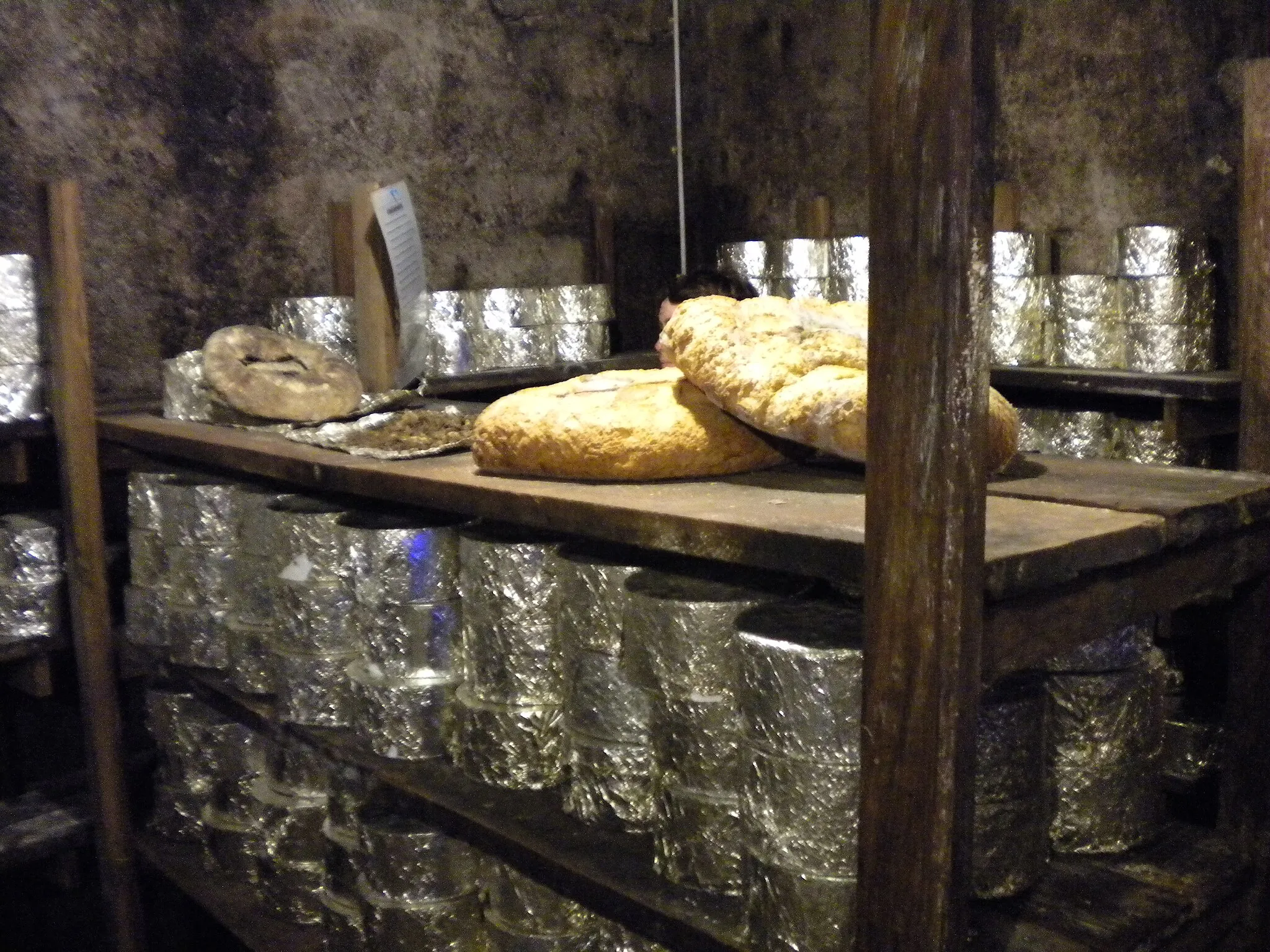 Photo showing: Dans les caves à Roquefort.