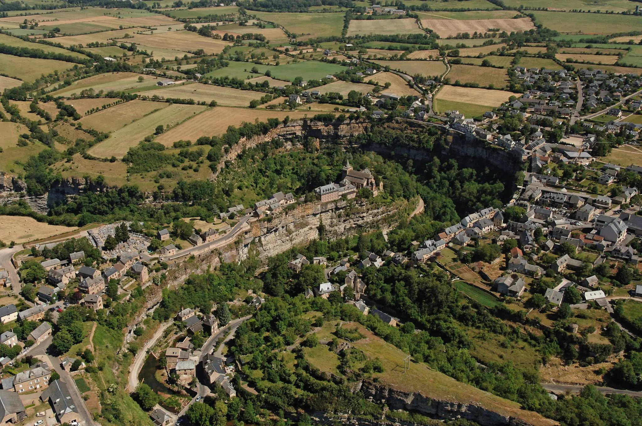 Photo showing: Bozouls et son Canyon