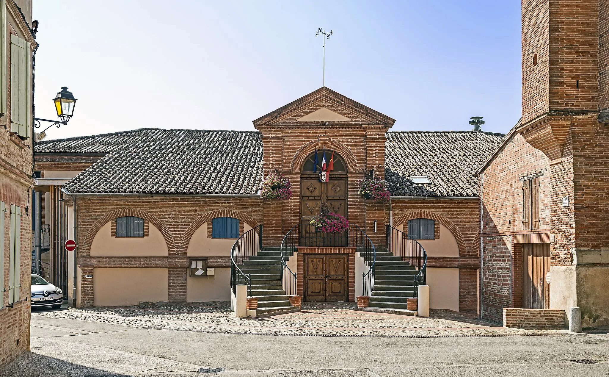 Photo showing: Verfeil, Haute-Garonne, France  - Facade of town hall