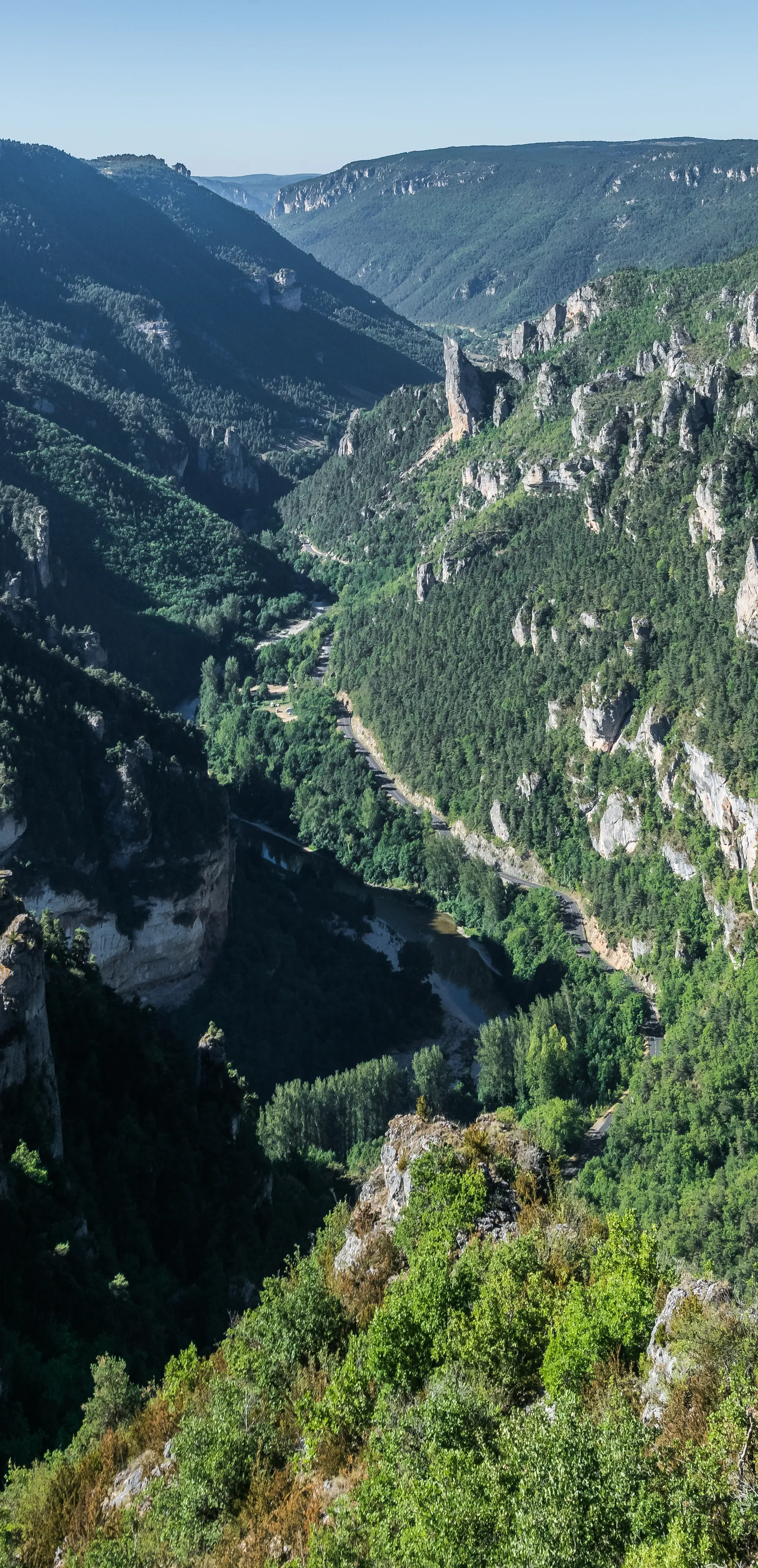 Photo showing: View of Gorges du Tarn from Point Sublime, commune of Saint-Georges-de-Lévéjac, Lozère, France