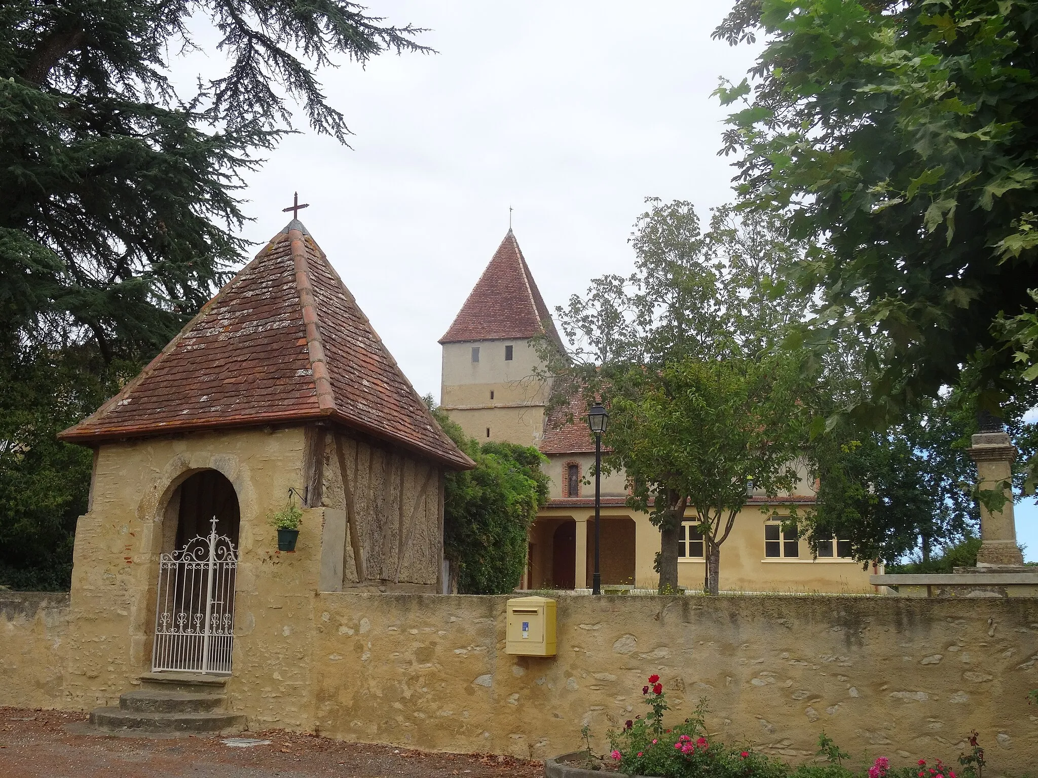 Photo showing: Vue générale de Sorbets - Clocher de l'Eglise en arrière-plan