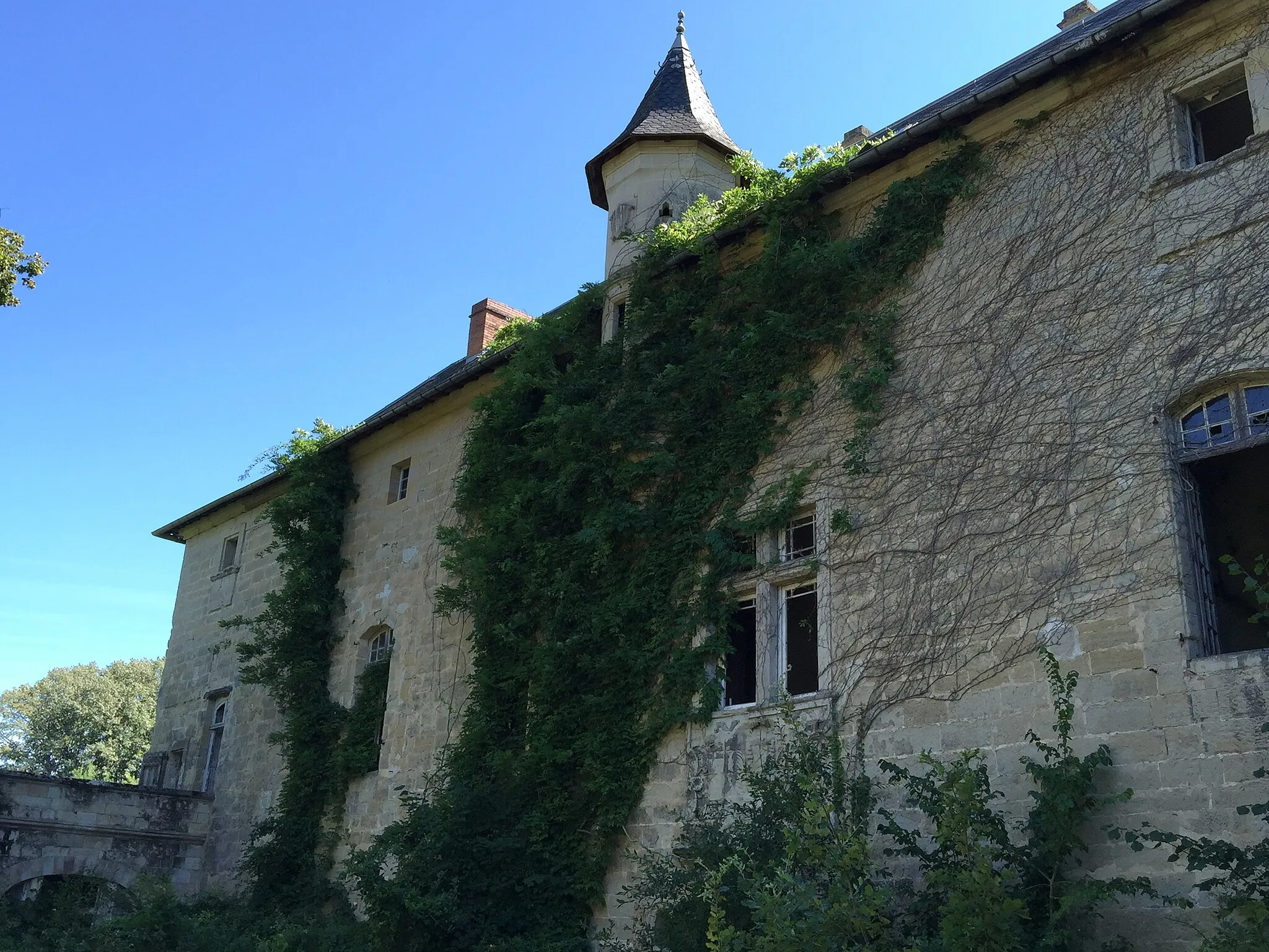 Photo showing: Château de Lézignac