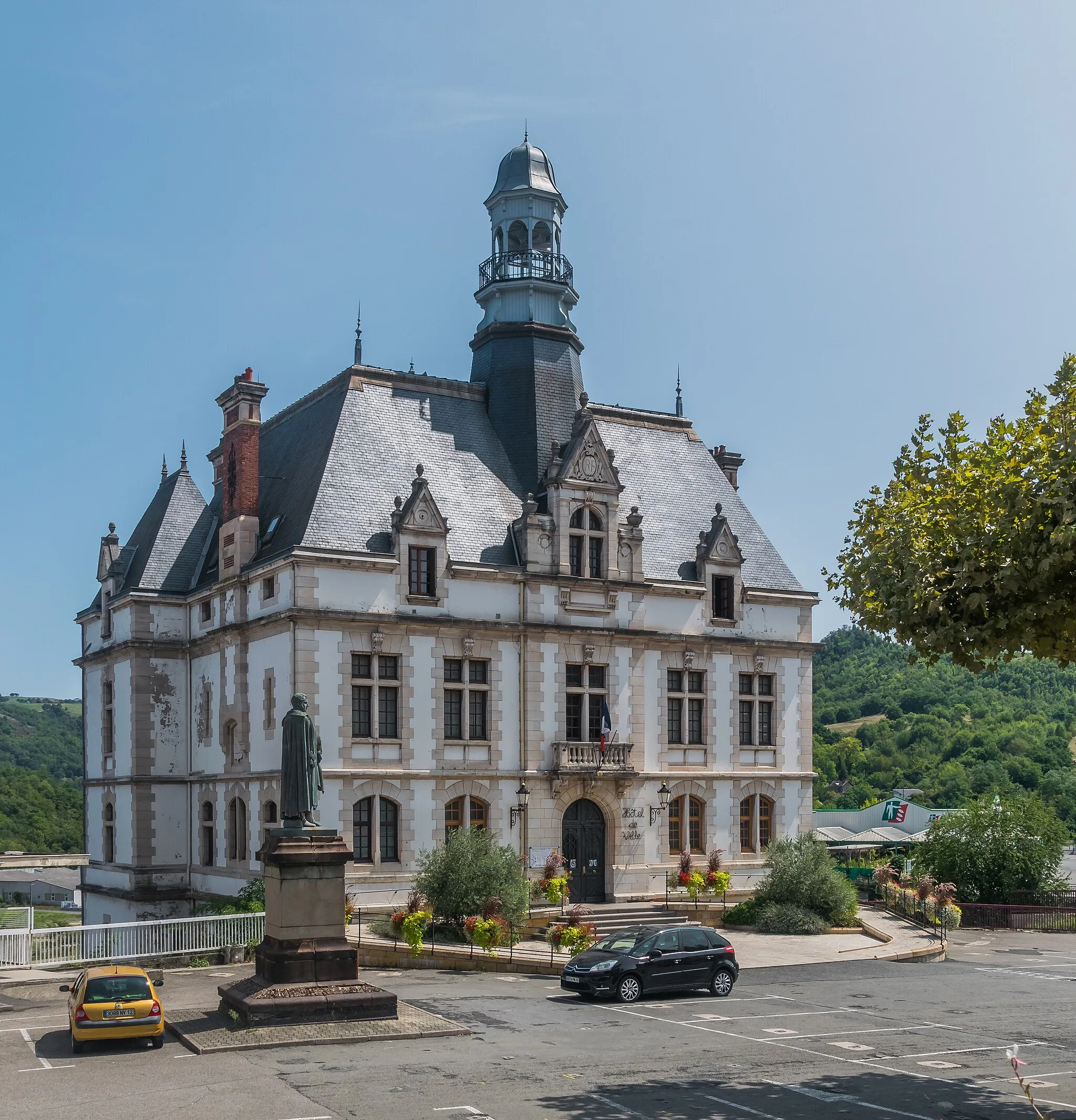 Photo showing: Town hall of Decazeville, Aveyron, France