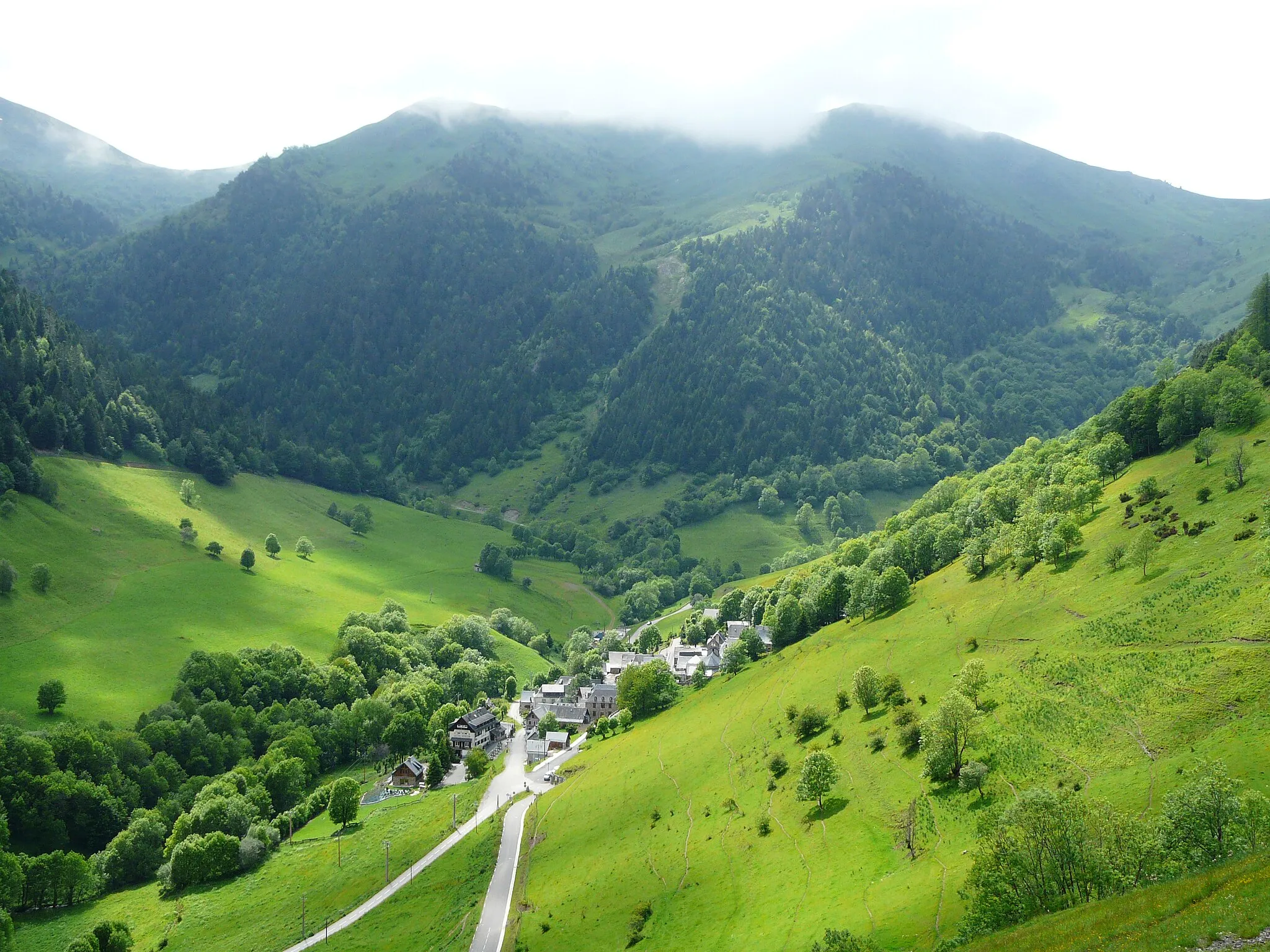 Photo showing: Le village de Bourg-d'Oueil vu depuis le nord-est, Haute-Garonne, France.