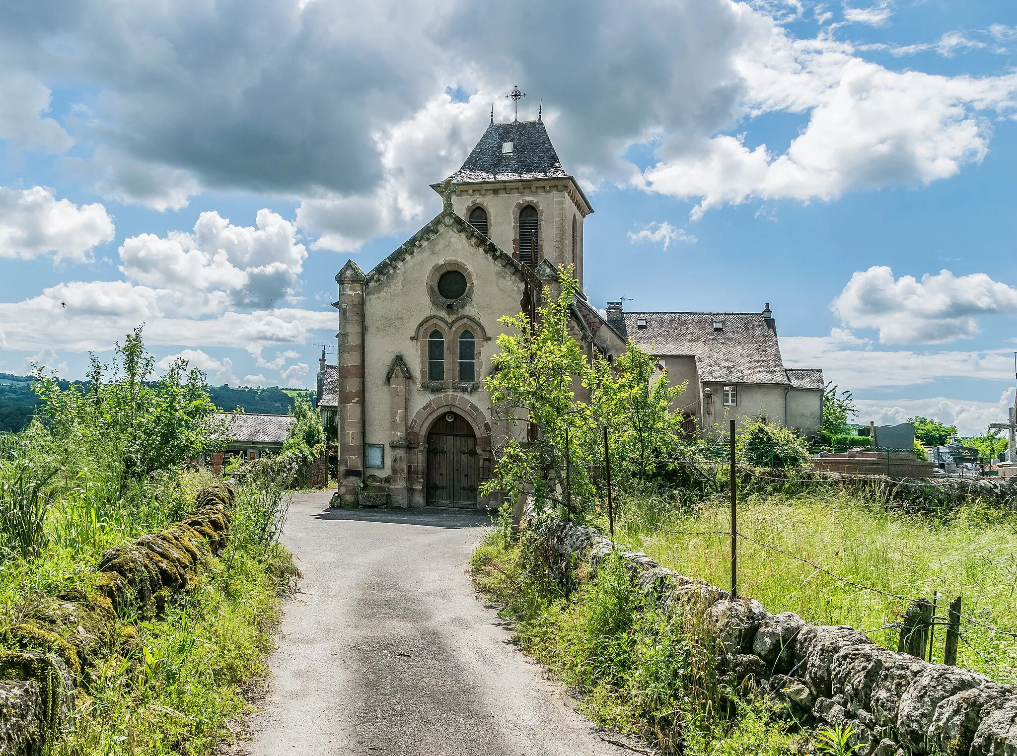 Photo showing: Church of Testet, commune of Saint-Christophe-Vallon, Aveyron, France