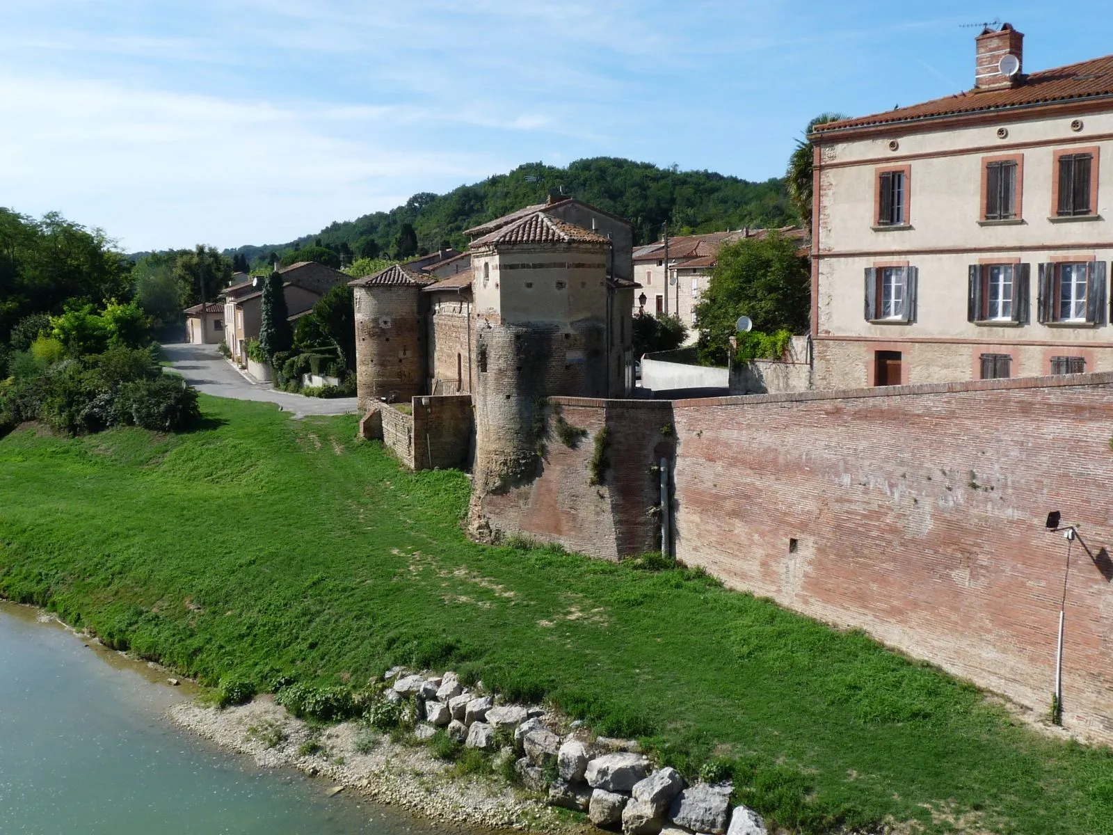 Photo showing: Calmont, Haute-Garonne, France