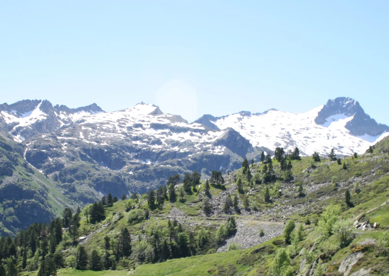 Photo showing: View of the Pyrenees as seen from Artouste