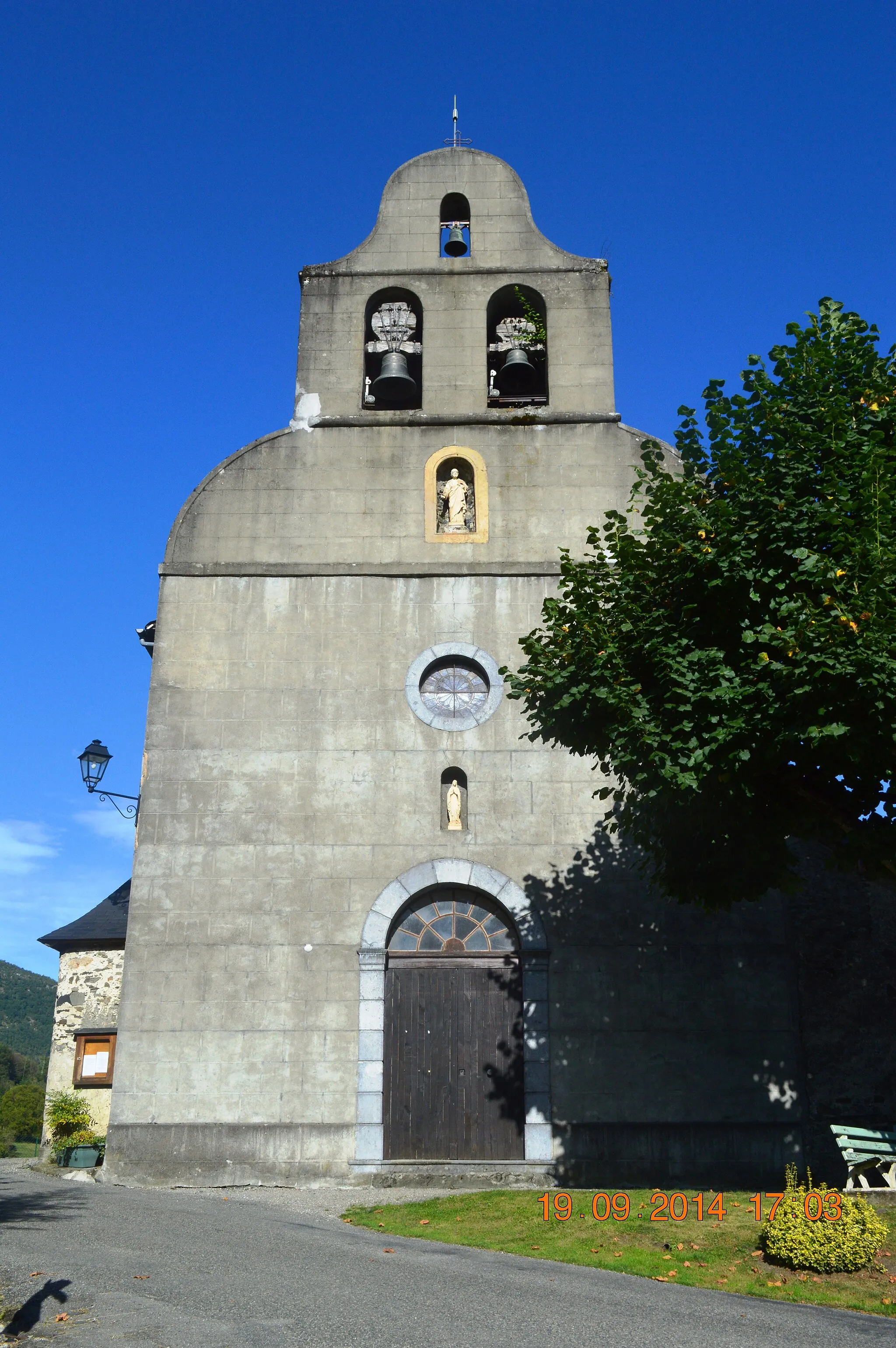 Photo showing: Arrout Saint-Peter Church