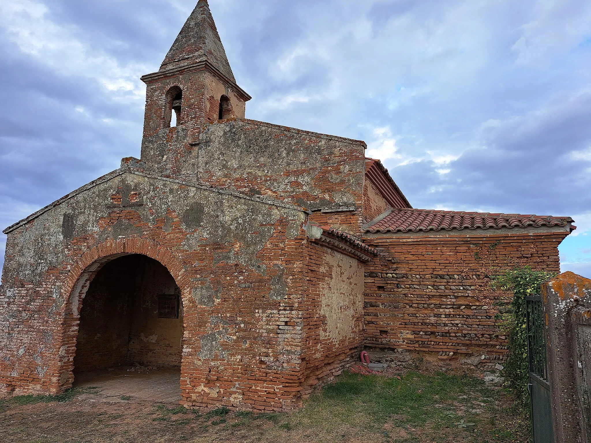 Photo showing: Église Saint-Ferréol de Lapeyrière