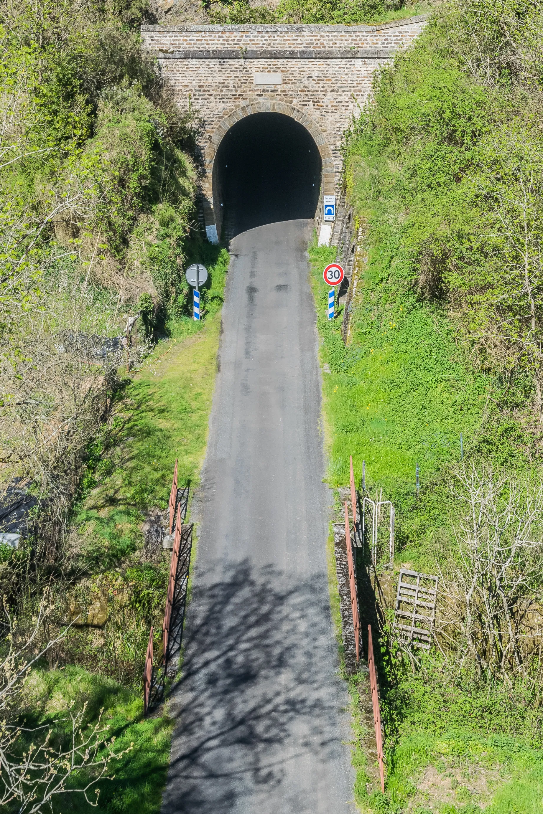 Photo showing: Road tunnel in Lincou, commune of Réquista, Aveyron, France