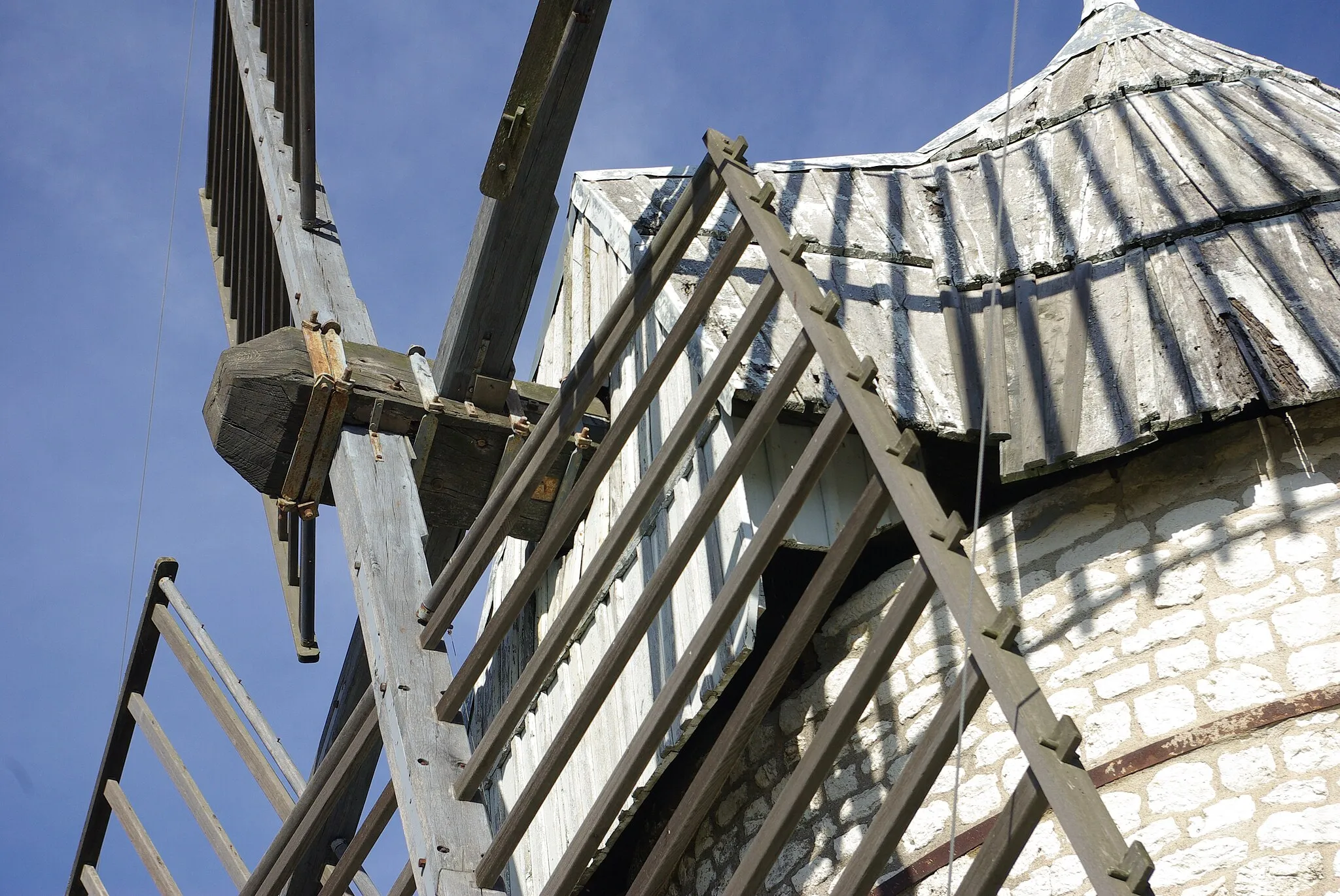 Photo showing: Detail of the tower windmill of Boisse (commune au Sainte-Alauzie, Lot France).