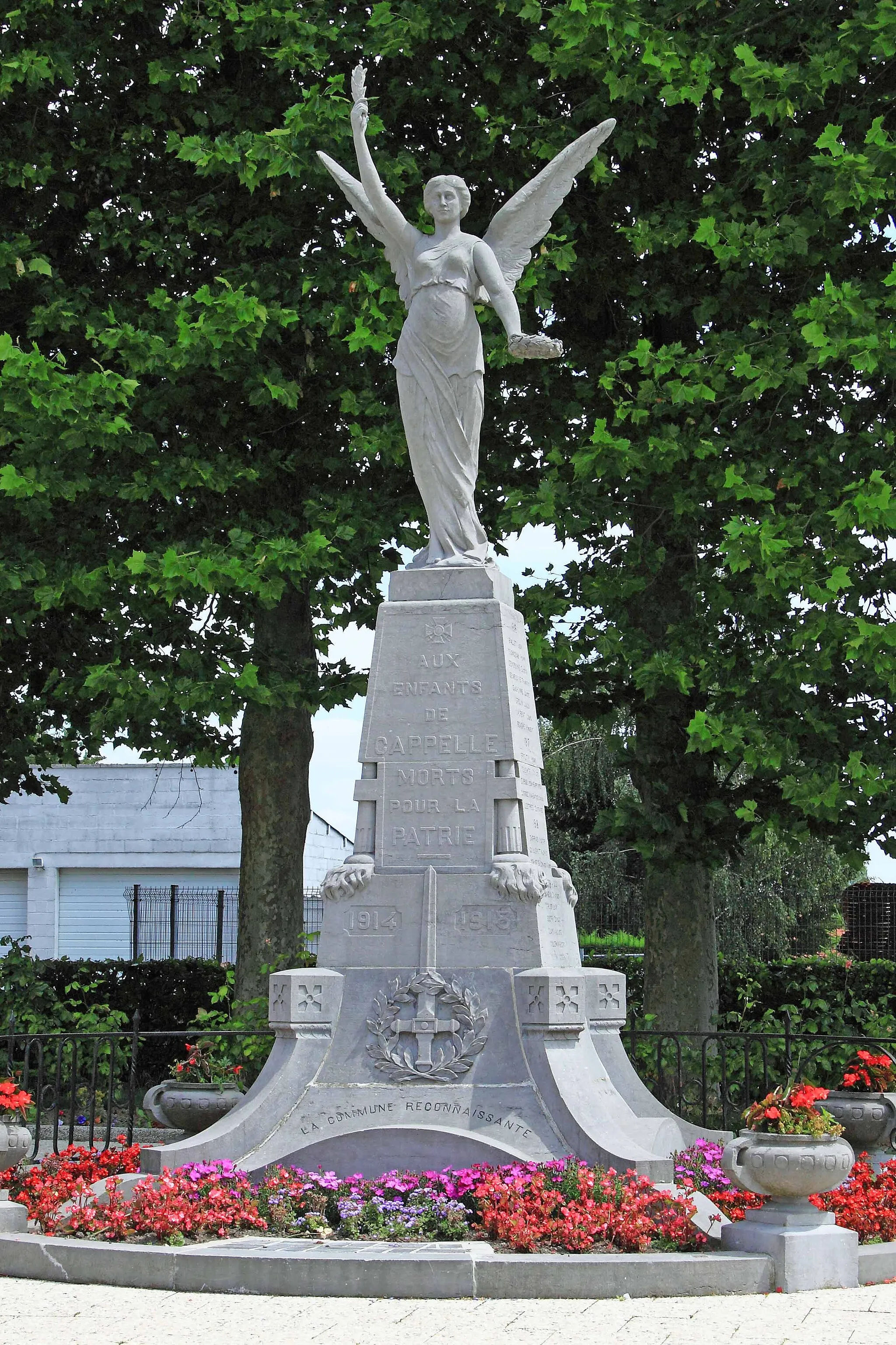 Photo showing: Monument aux Morts - Près de la marie, rue du Général de Gaulle, 59 Cappelle-en-Pévèle