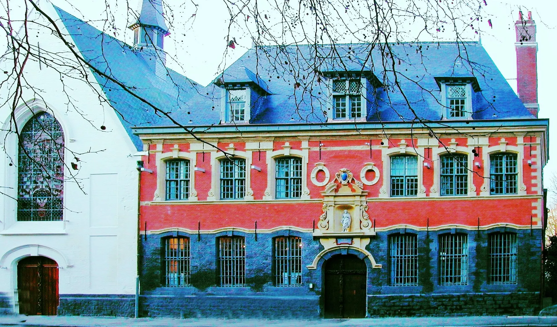 Photo showing: This building is classé au titre des monuments historiques de la France. It is indexed in the base Mérimée, a database of architectural heritage maintained by the French Ministry of Culture, under the reference PA00107587 .