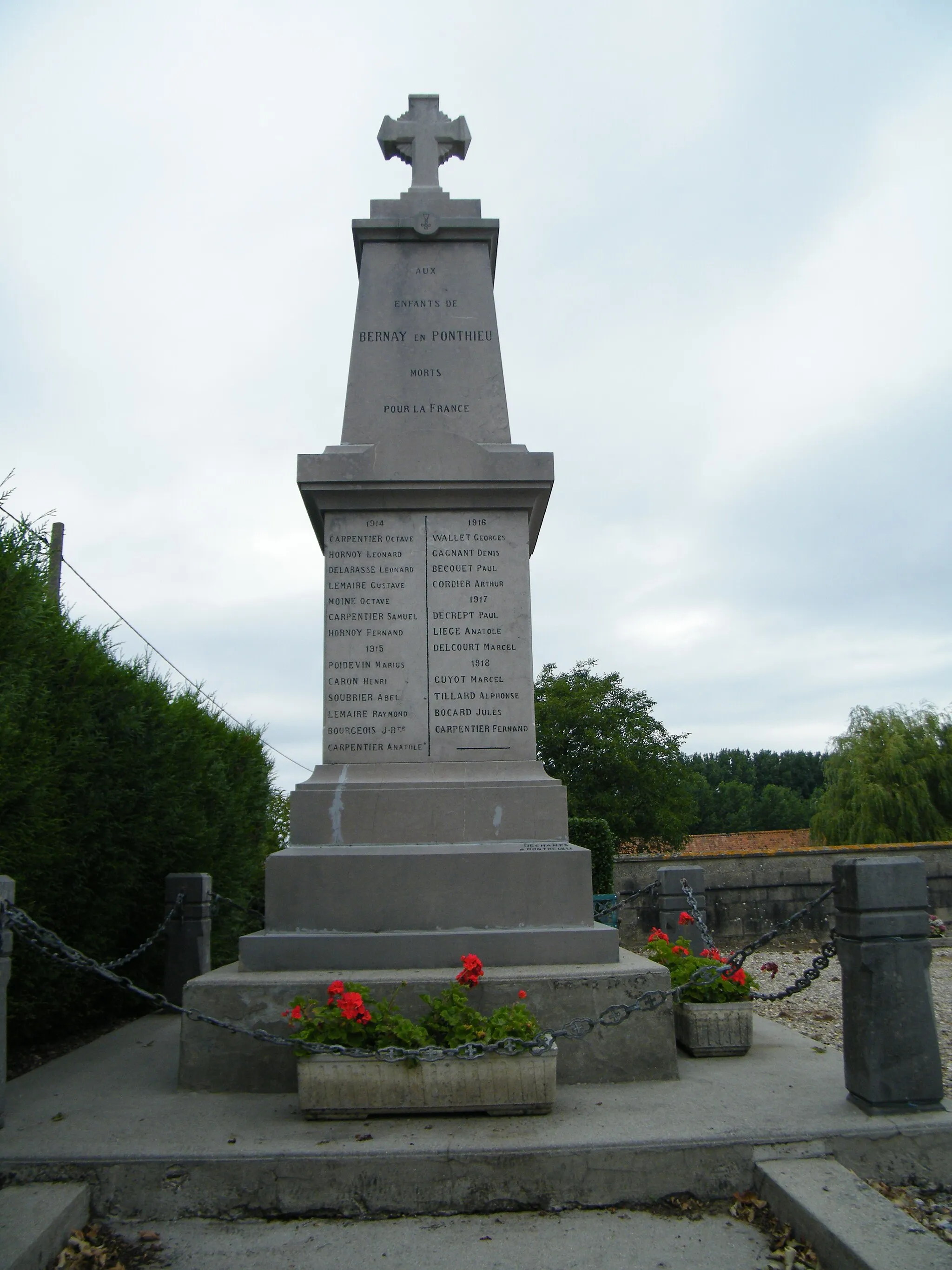 Photo showing: Bernay-en-Ponthieu (Somme, Fr), Monument aux morts