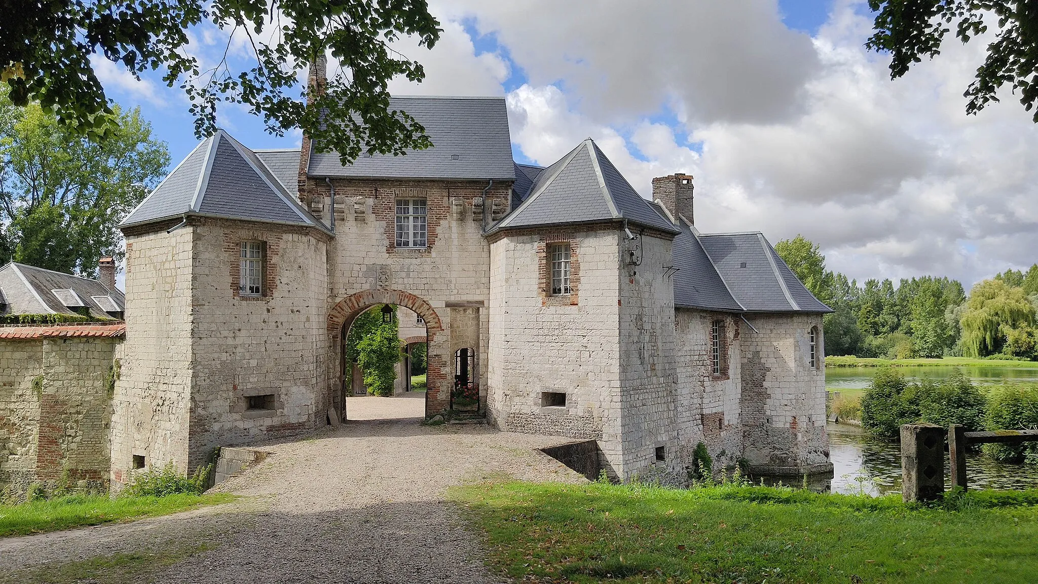 Photo showing: Nampont : Le golf au château