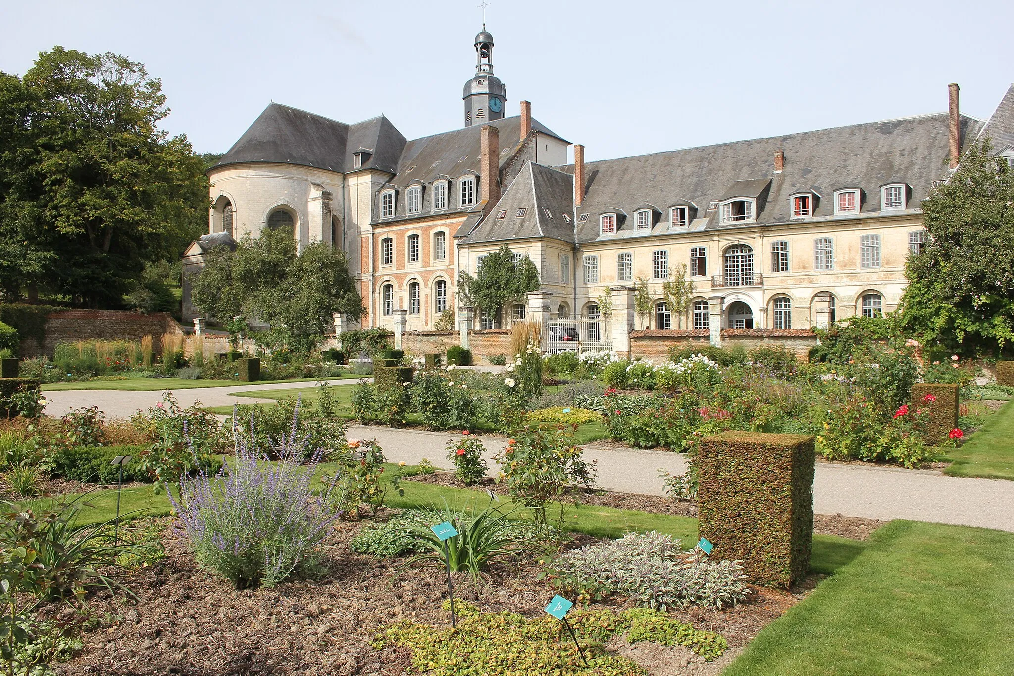 Photo showing: L'abbaye date du XVIIIème siècle. Elle est située dans le département de la Somme. Elle est classée Monument Historique (référence PA00116080)