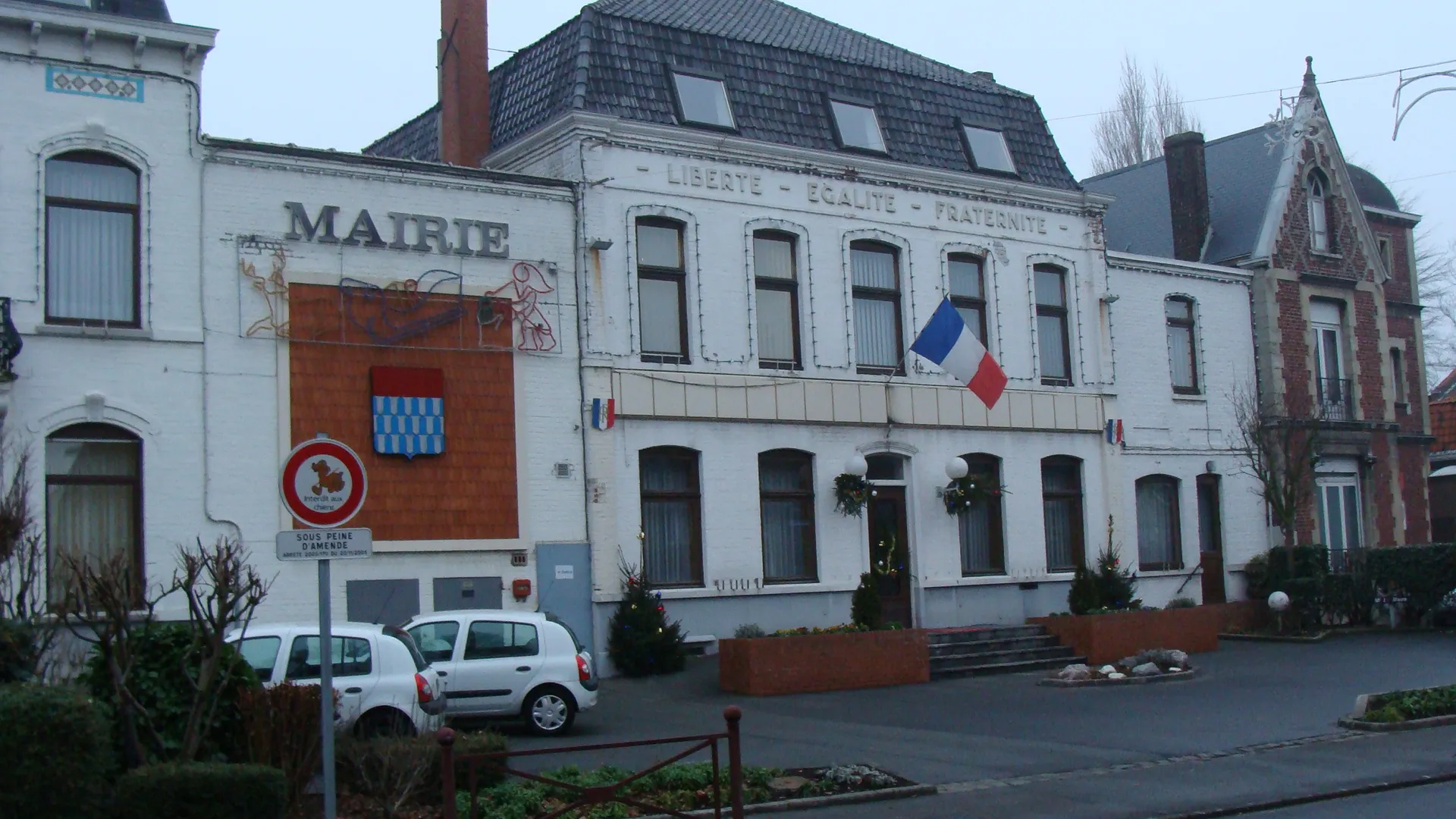 Photo showing: The city hall of Lys lez Lannoy in the North of France.