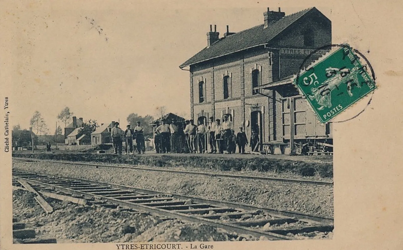 Photo showing: La gare d'Ytres-Etricourt vers 1910.