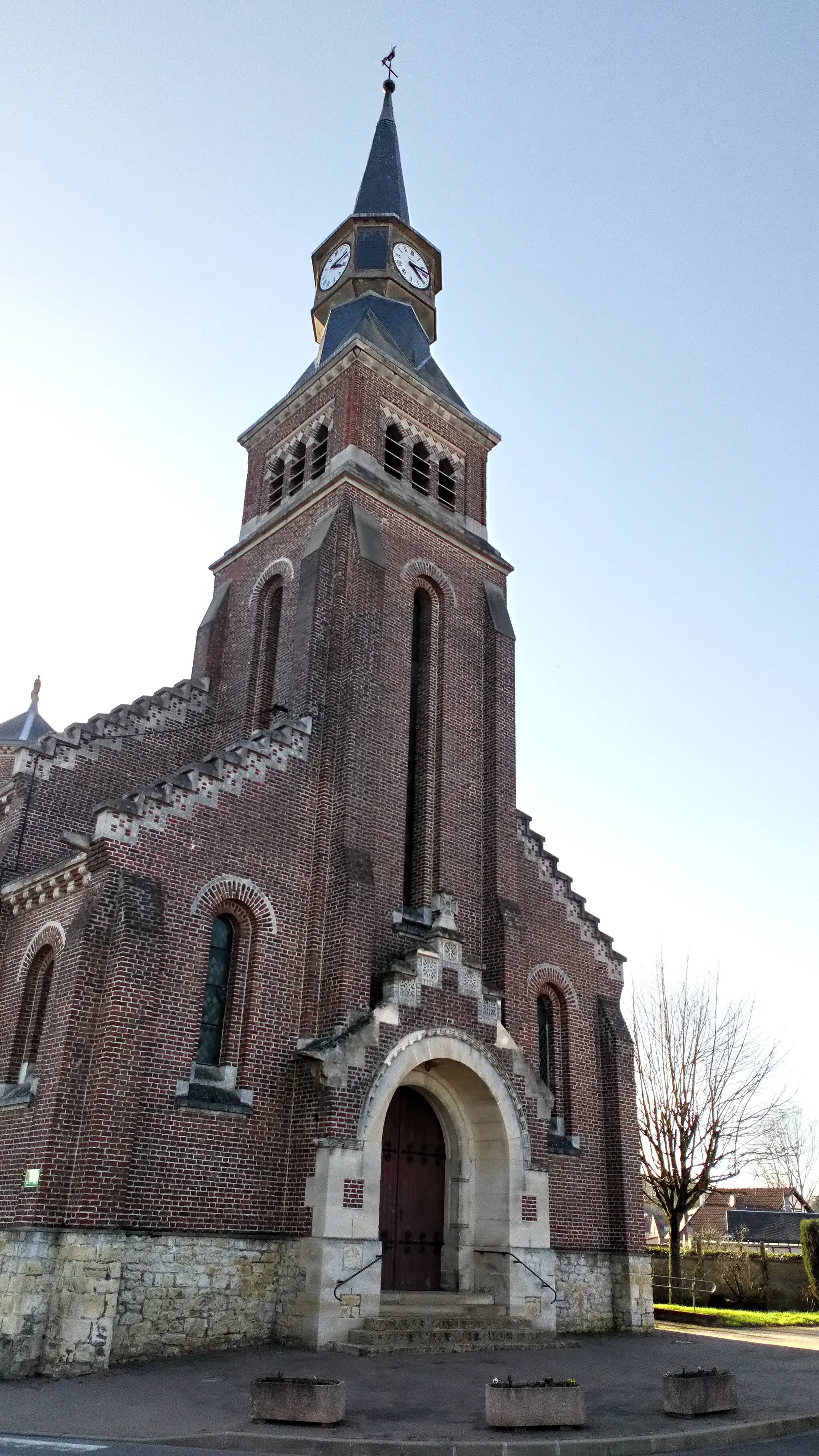 Photo showing: Église Saint-Vaast de Combles 2