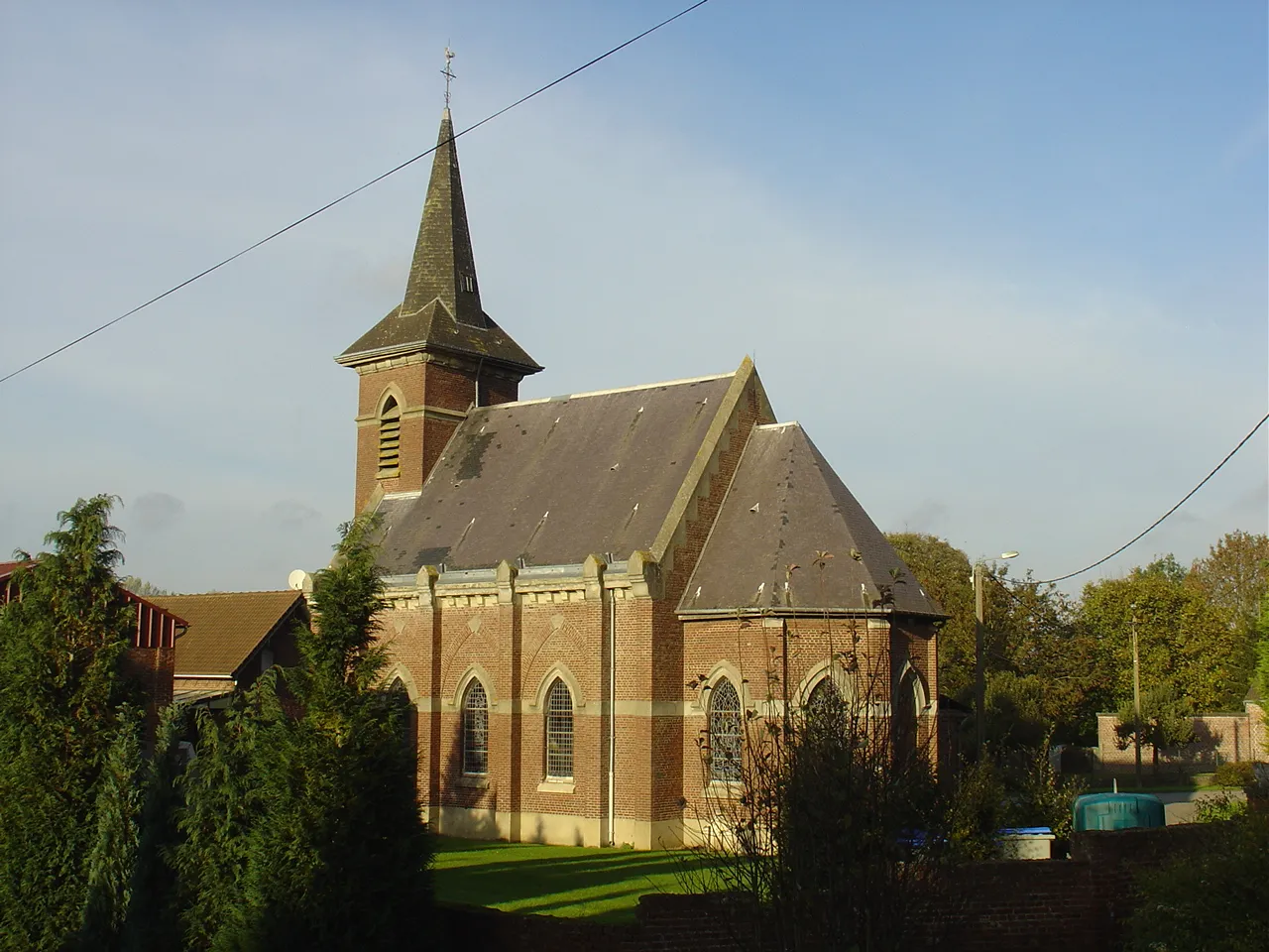 Photo showing: Église d'Héninel