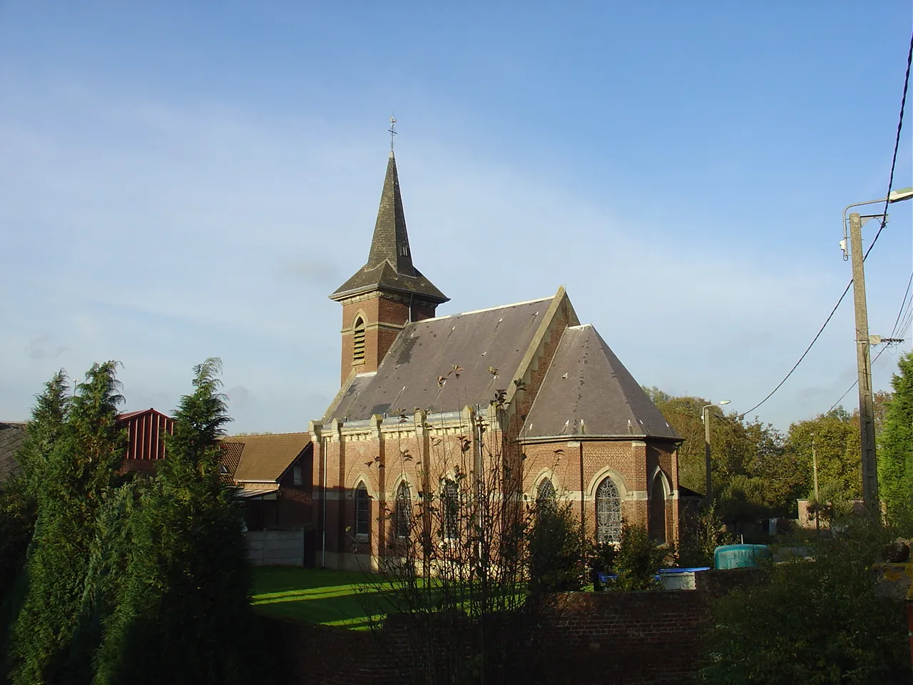 Photo showing: Église d'Héninel