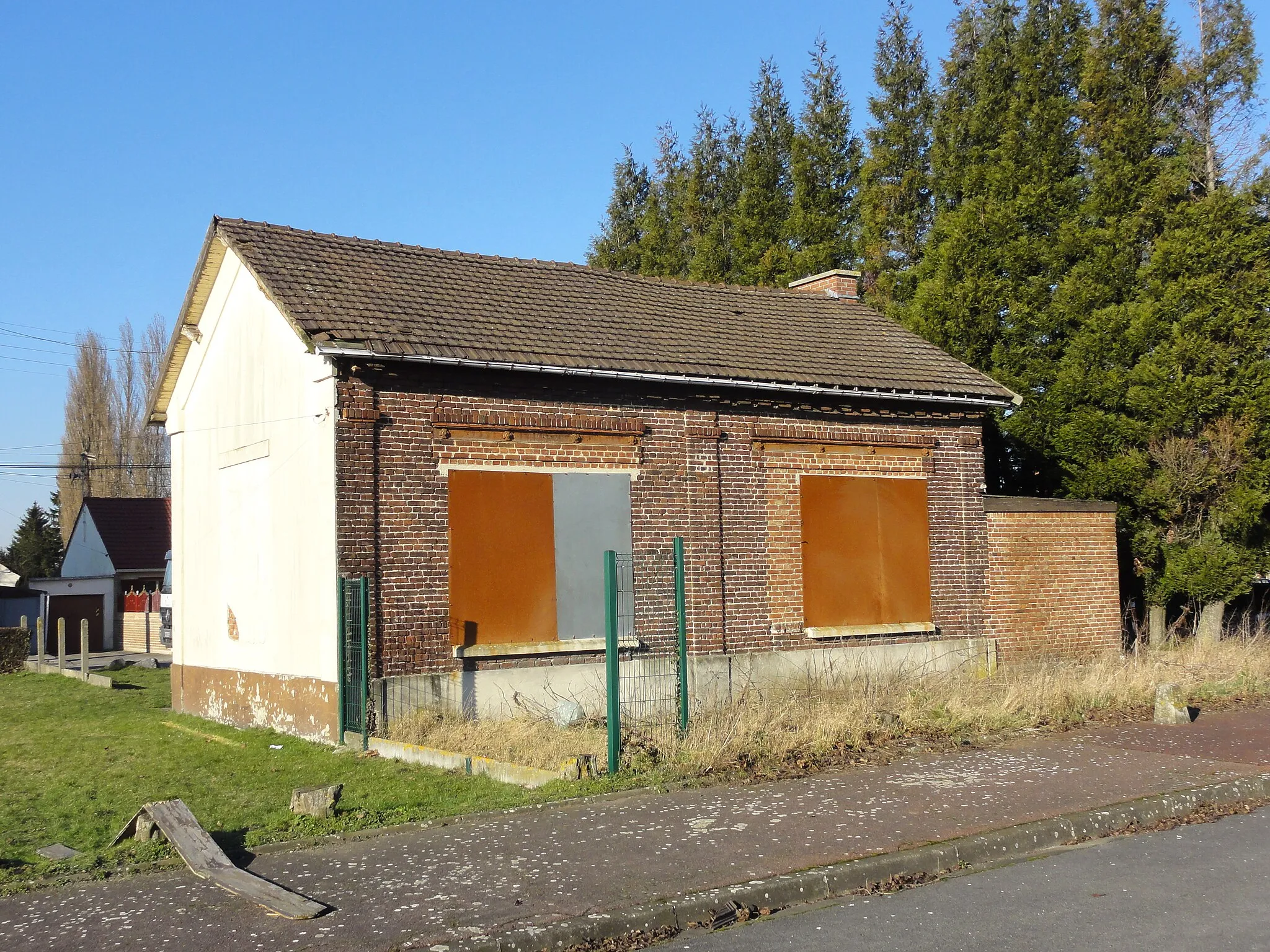 Photo showing: La fosse Bellevue de la Compagnie des mines d'Anzin était un charbonnage constitué d'un seul puits situé à Denain, Nord, Nord-Pas-de-Calais, France.