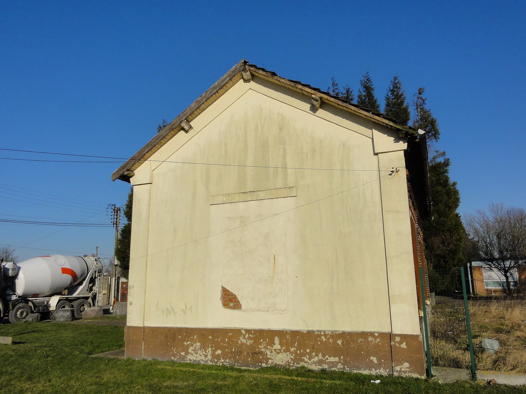 Photo showing: La fosse Bellevue de la Compagnie des mines d'Anzin était un charbonnage constitué d'un seul puits situé à Denain, Nord, Nord-Pas-de-Calais, France.