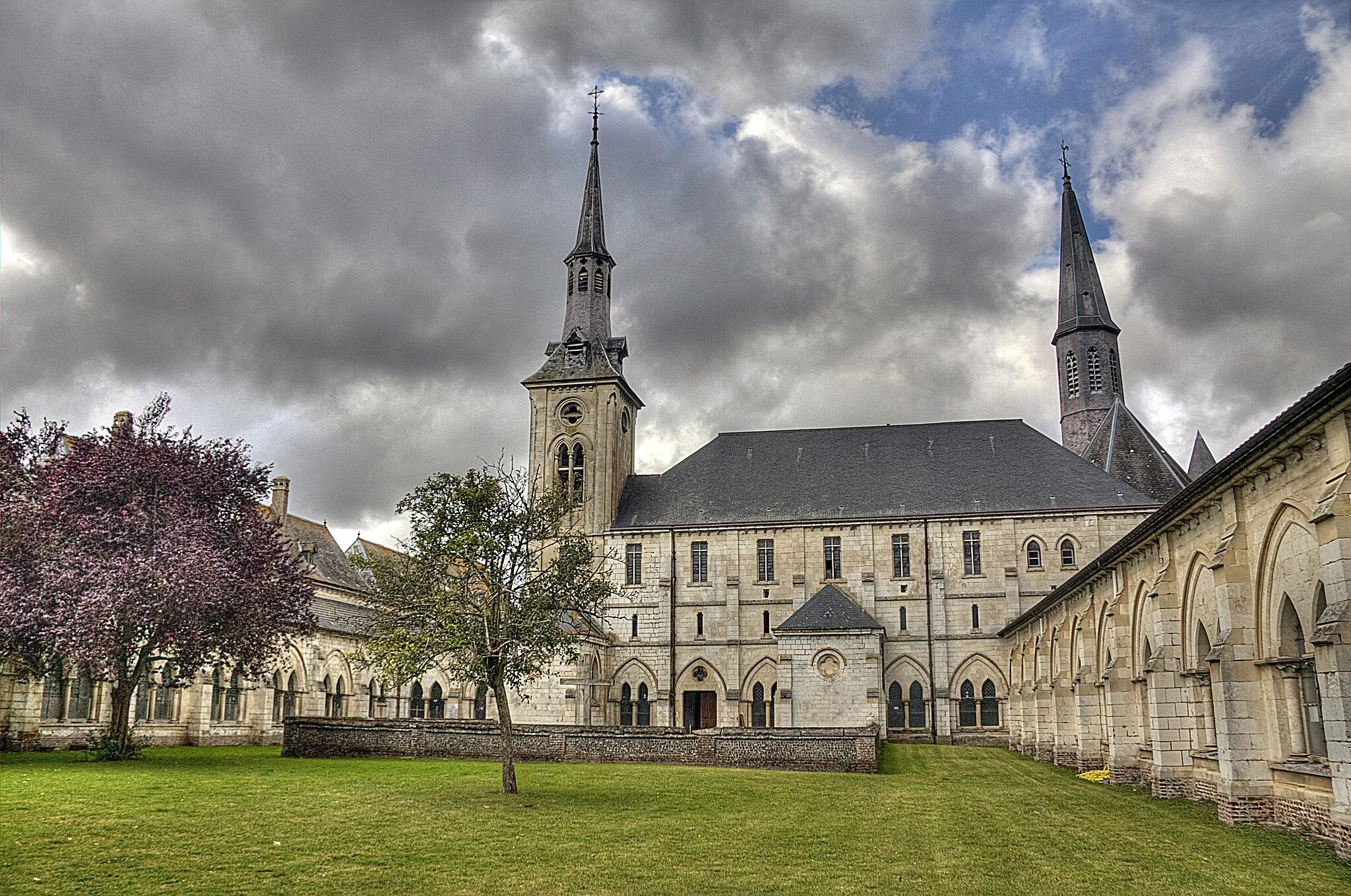 Photo showing: L'ancien verger de la chartreuse Notre Dame des prés de Neuville sous Montreuil