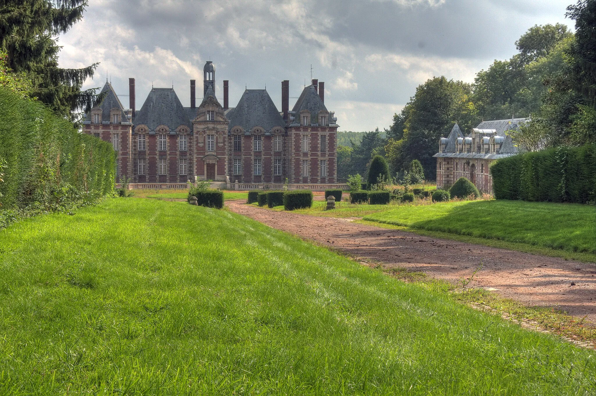 Photo showing: Le château d'Havrincourt et ses dépendances