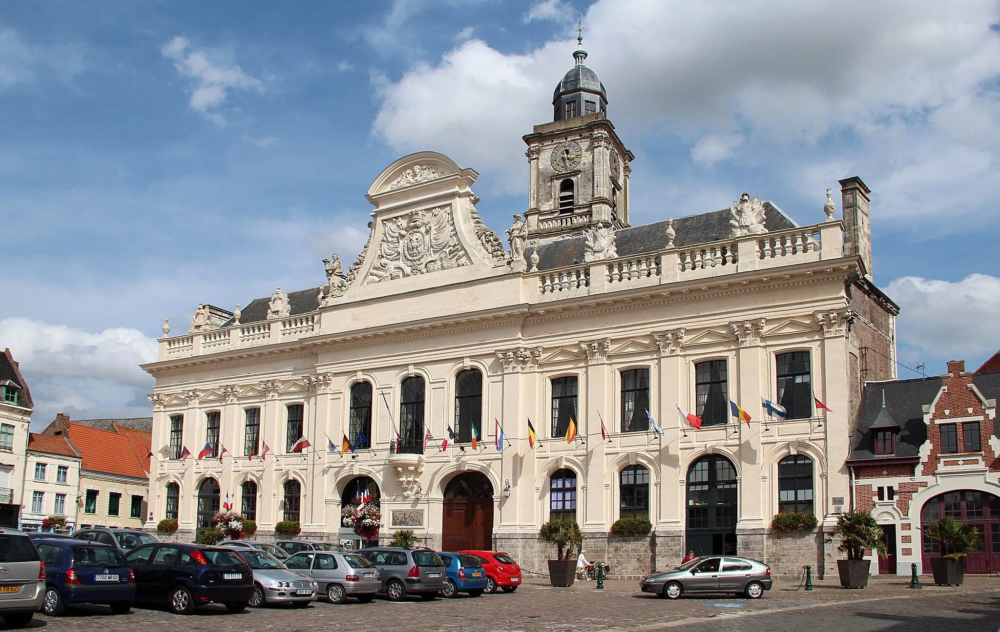 Photo showing: The Town Hall of Aire-sur-la-Lys (Pas-de-Calais, France).
