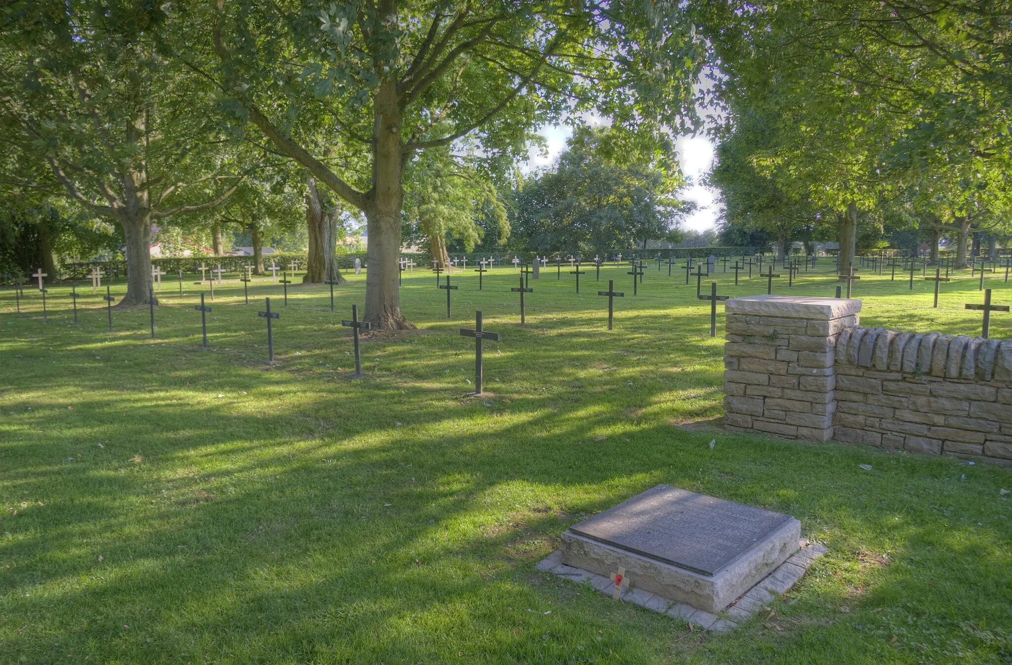 Photo showing: Le cimetière militaire Allemand de Sapignies