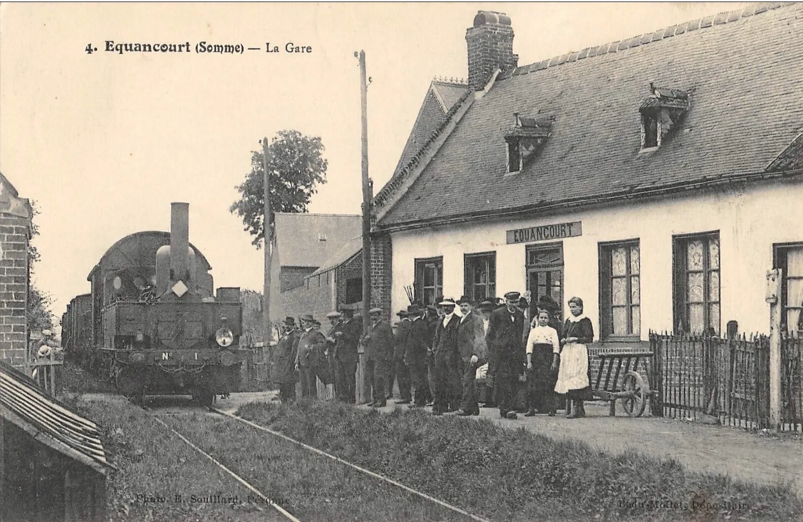 Photo showing: La gare d'Equancourt vers 1910.