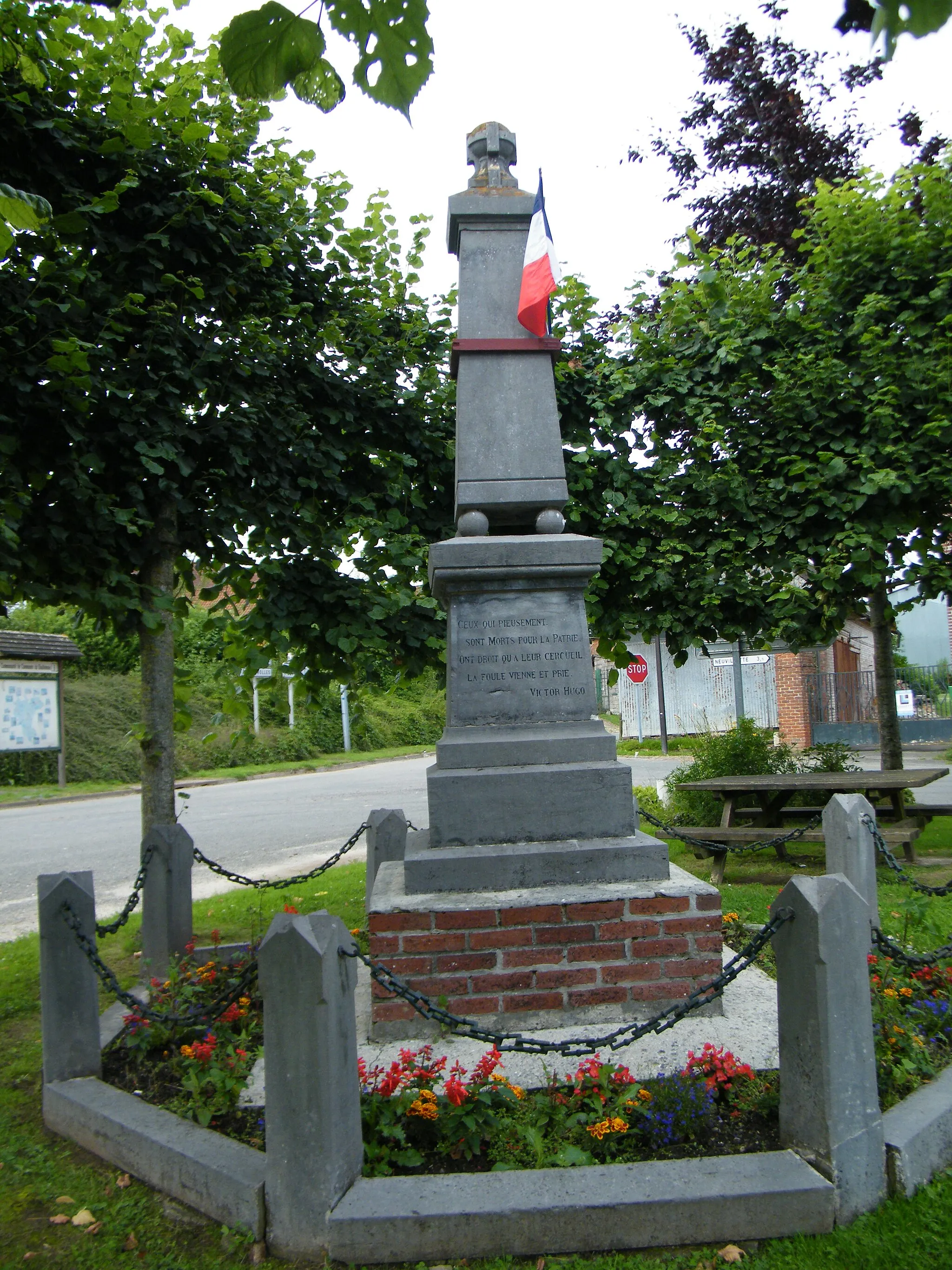 Photo showing: Monument aux morts. (2)