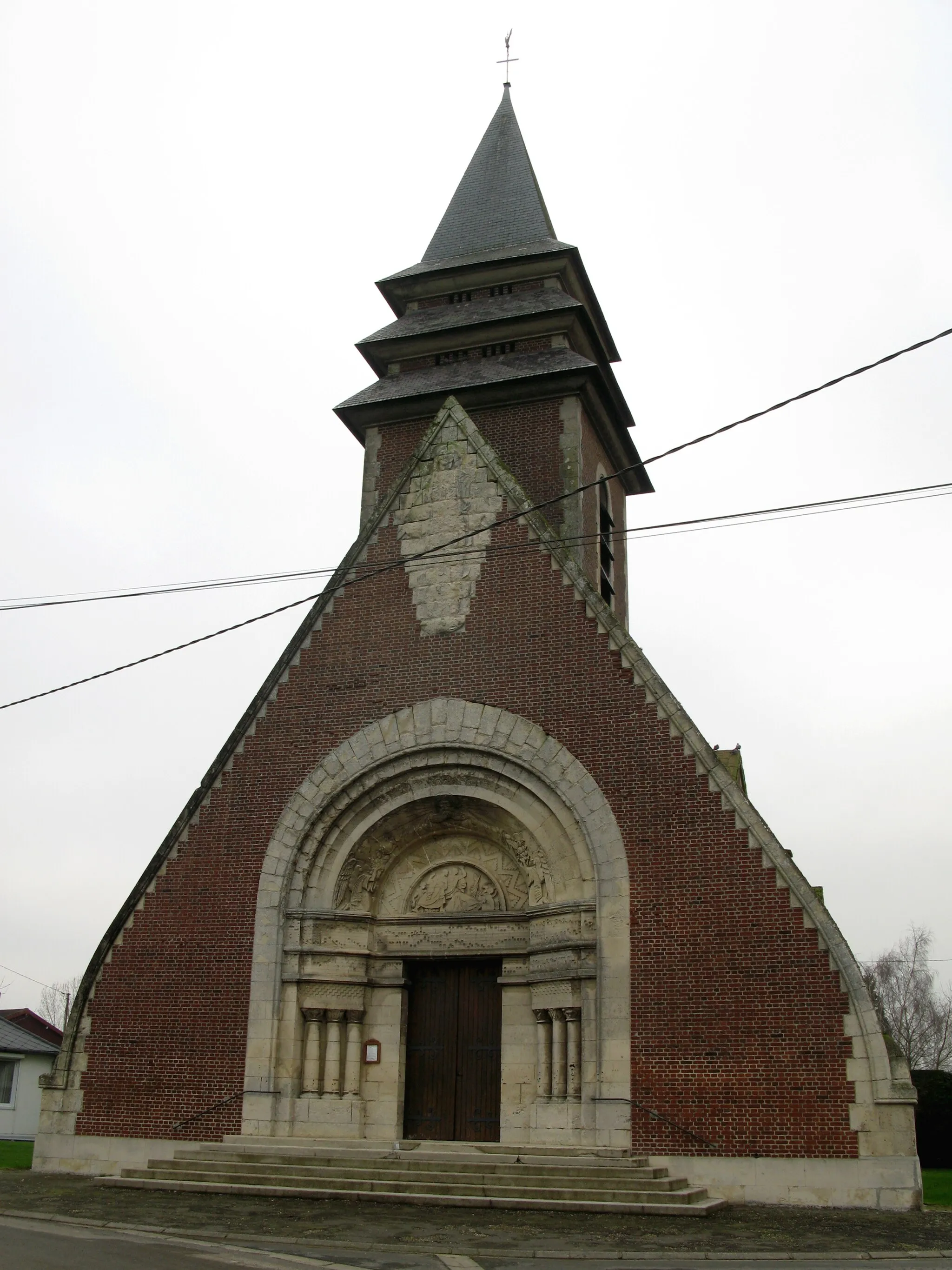 Photo showing: Mesnil-en-Arrouaise (Somme, France) -
L'église.
.
