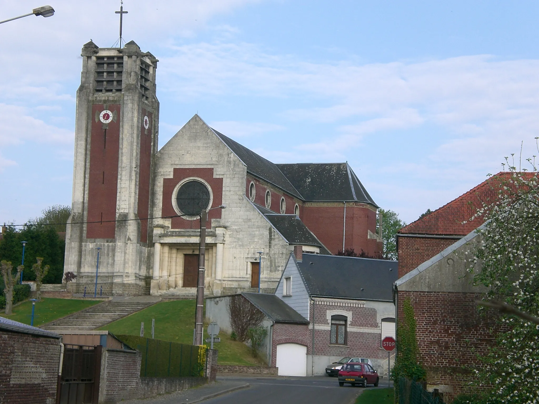 Photo showing: Église de Moislains due à l'architecte Louis Faille, au 1er mai 2010.