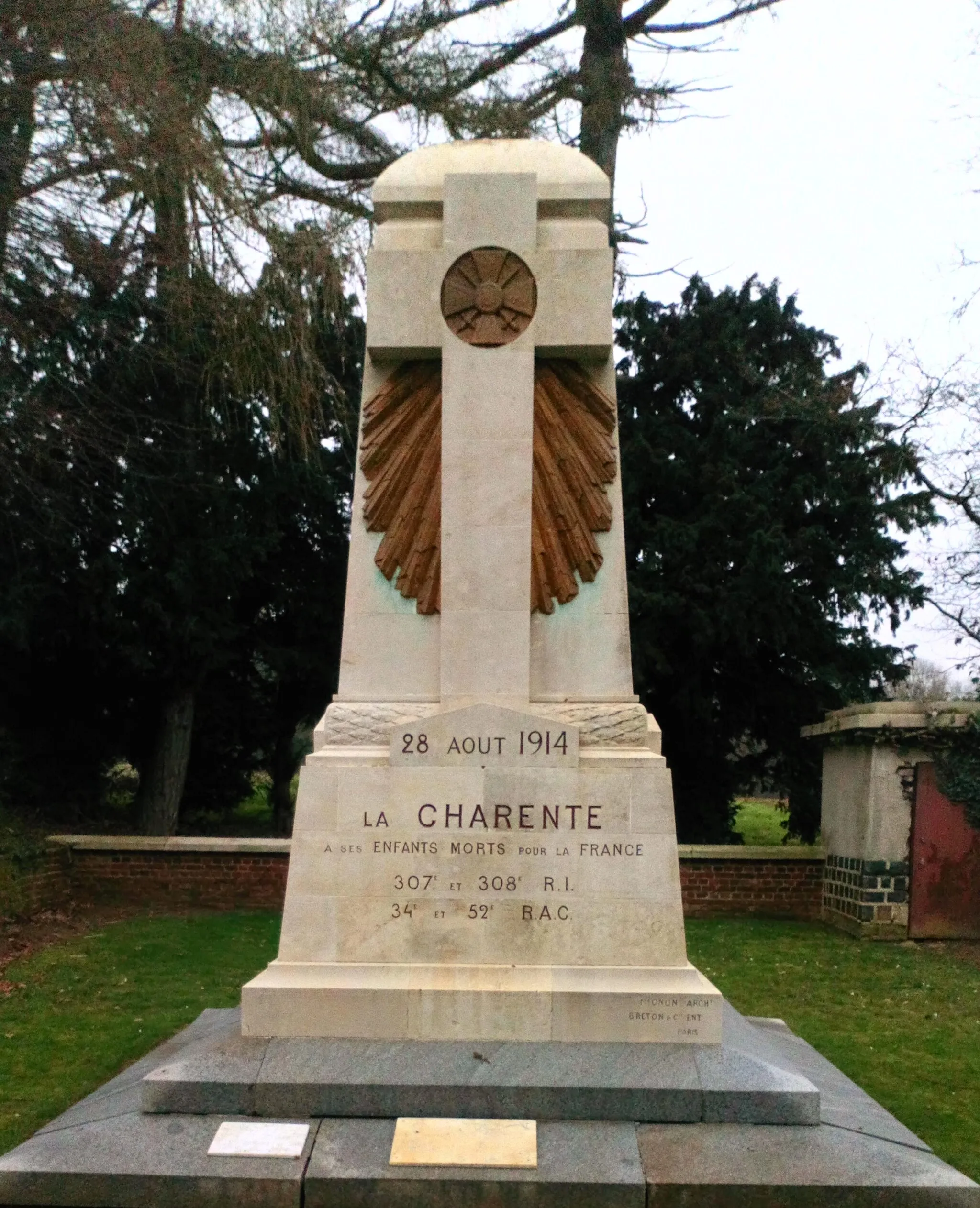 Photo showing: Nécropole nationale de Moislains (Cimetière des Charentais)