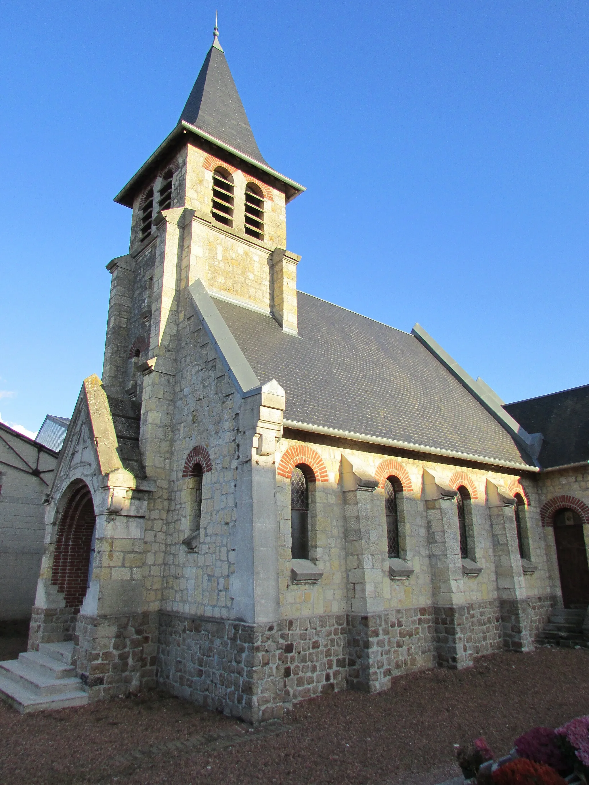 Photo showing: L'église de Boucly.