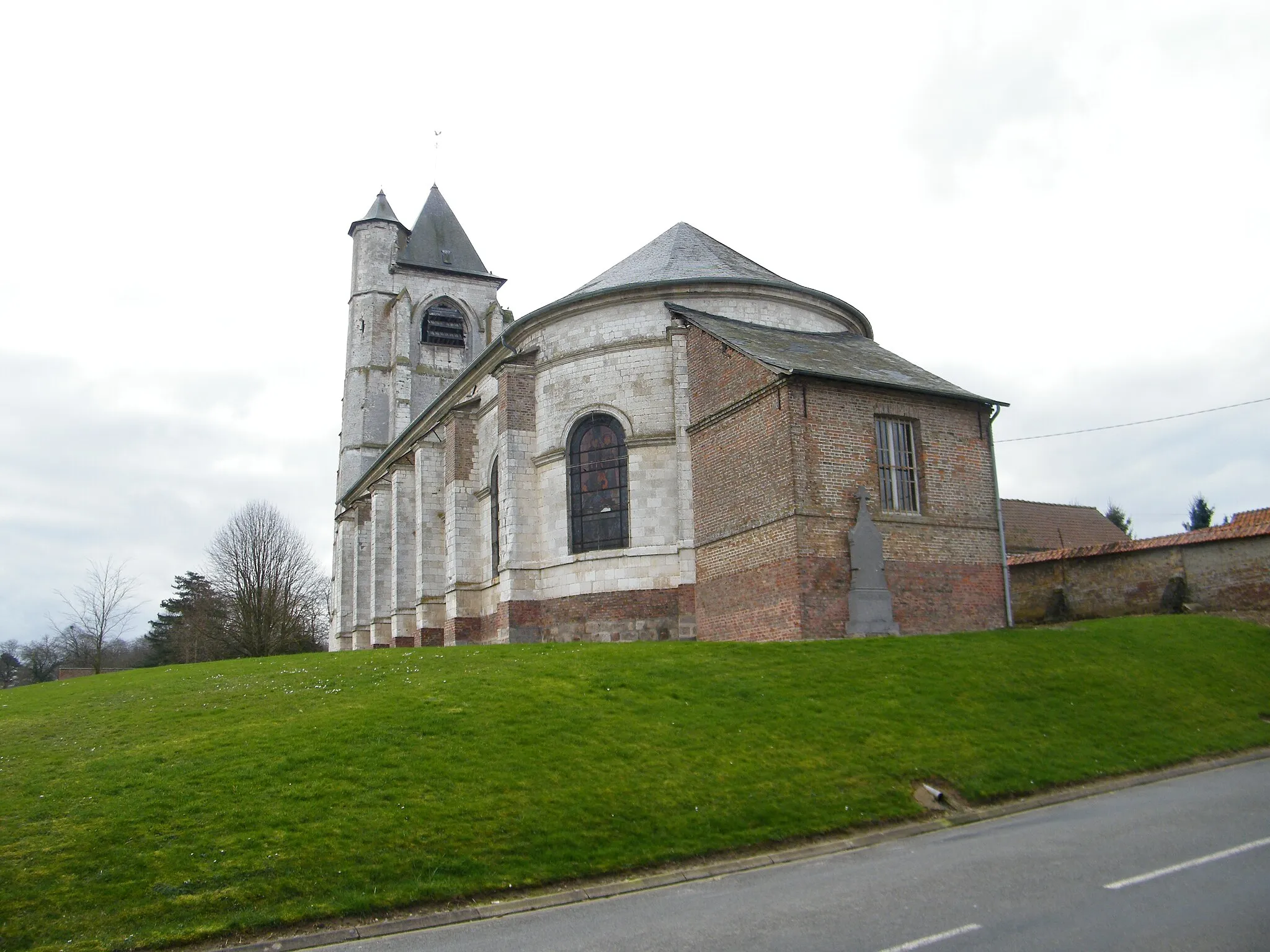 Photo showing: église Saint-Martin d'Yvrench, Somme, France.