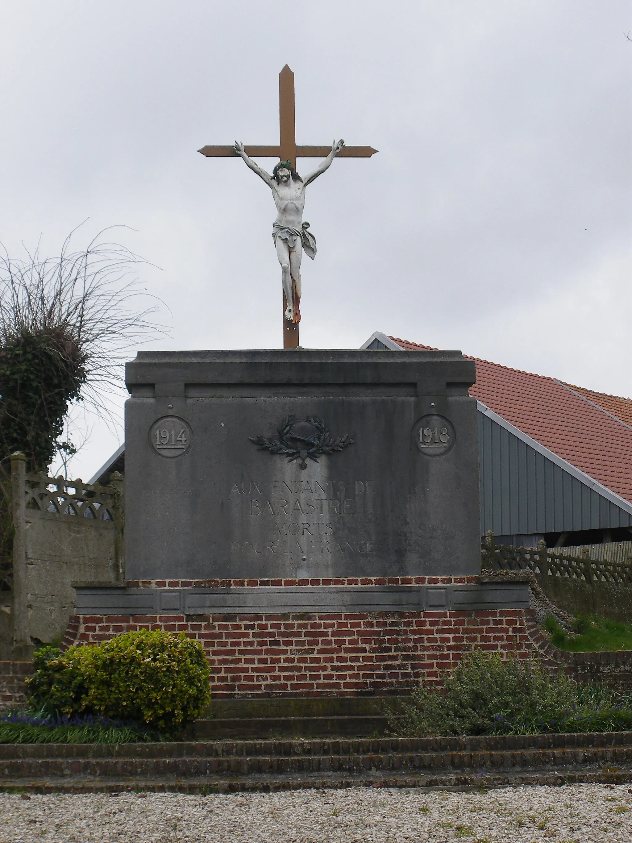 Photo showing: Vue d'un calvaire, monument aux morts de la commune de Barastre.
