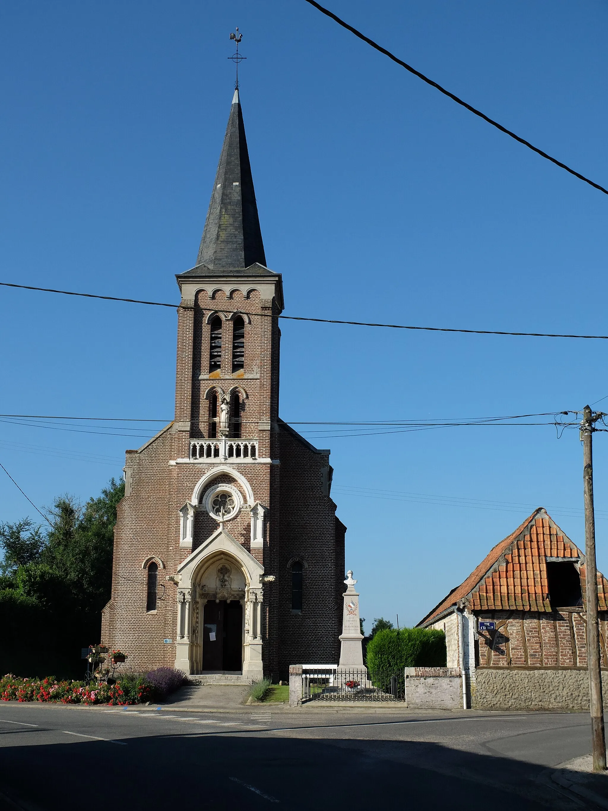 Photo showing: Vue de l'église Saint-Walloy de Beaumerie-Saint-Martin.
