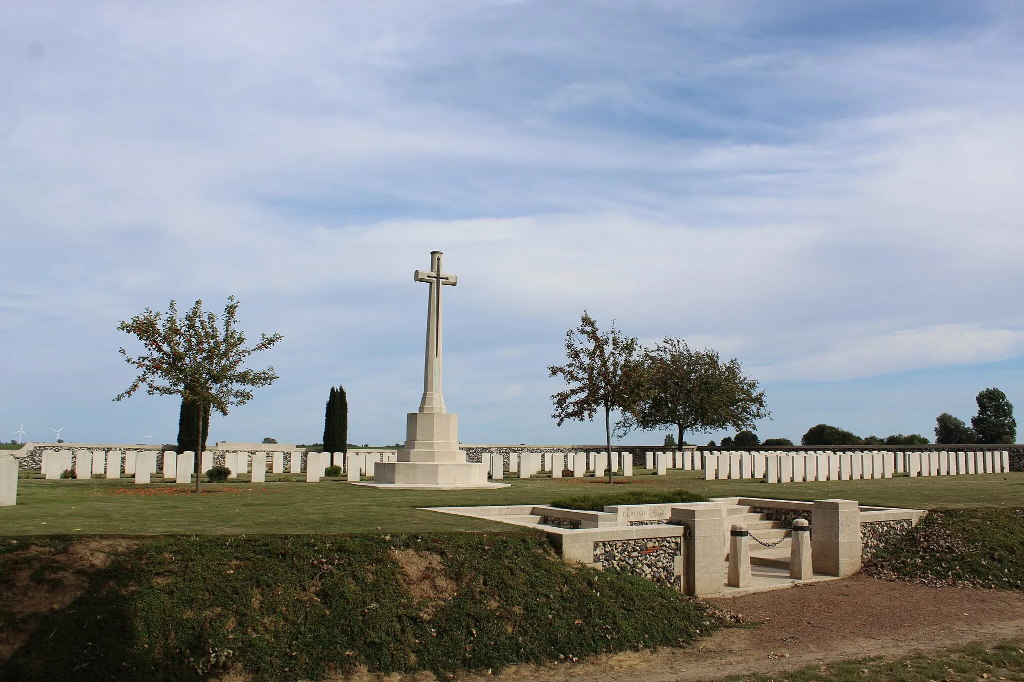 Photo showing: Le cimetière militaire