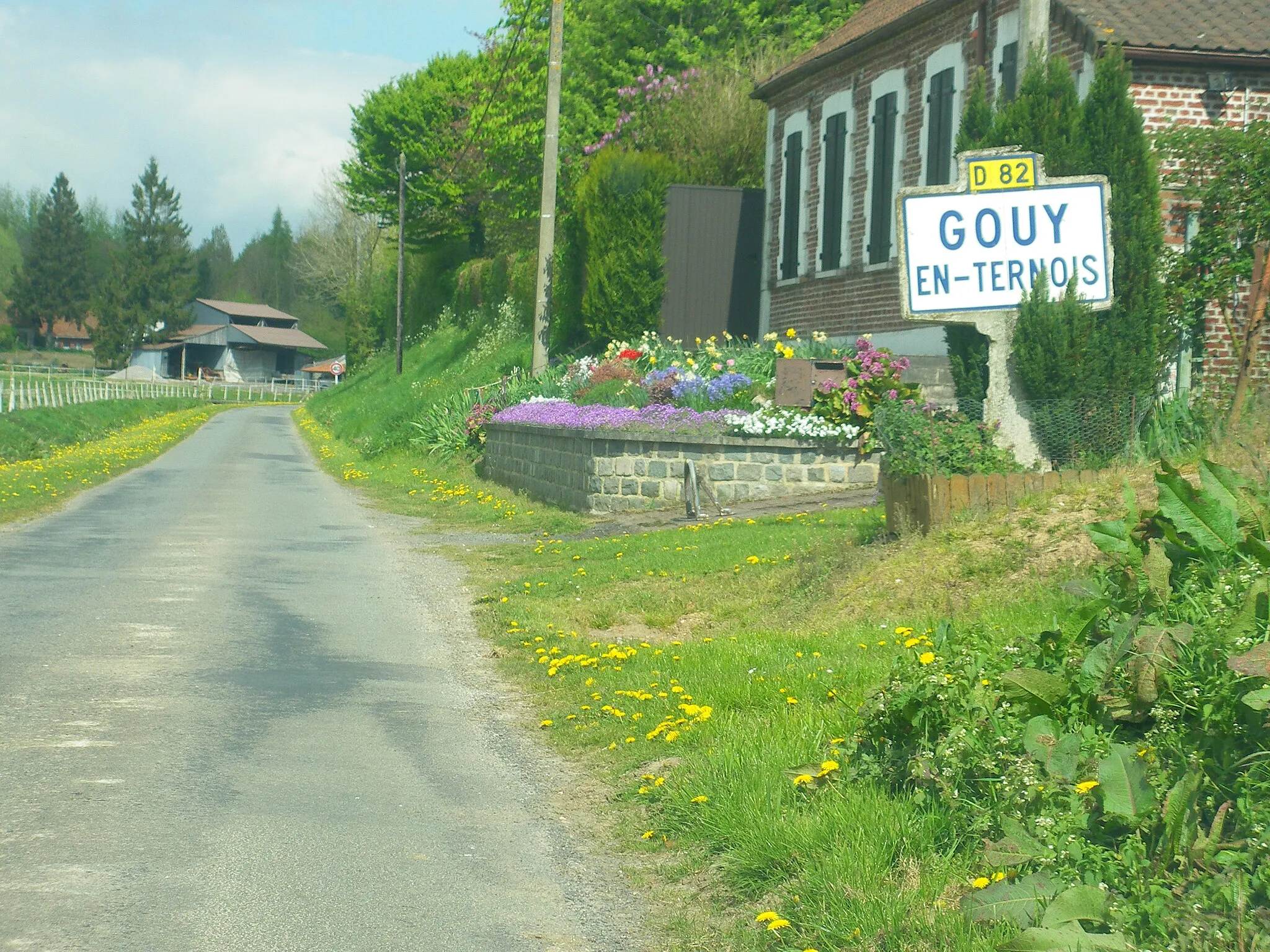 Photo showing: Vue d'une entrée de Gouy-en-Ternois.