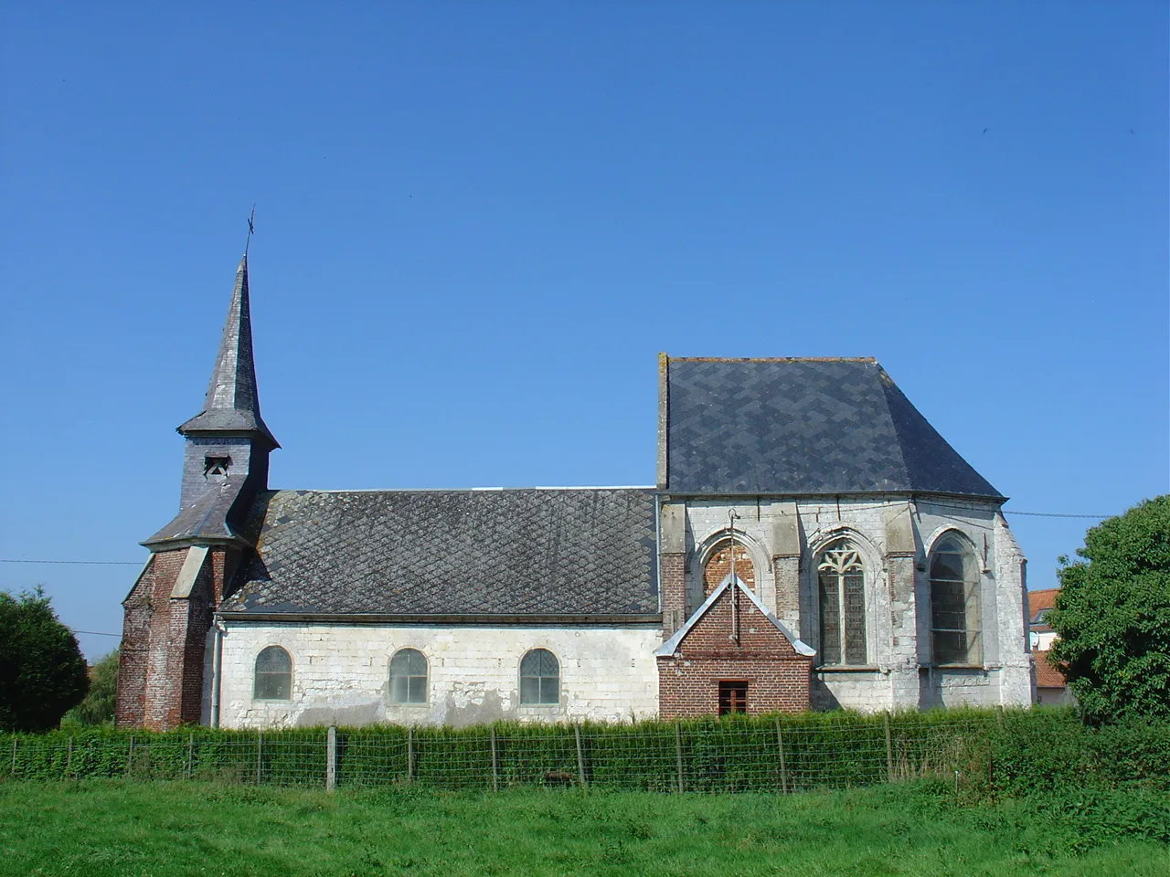 Photo showing: Église d'Huclier