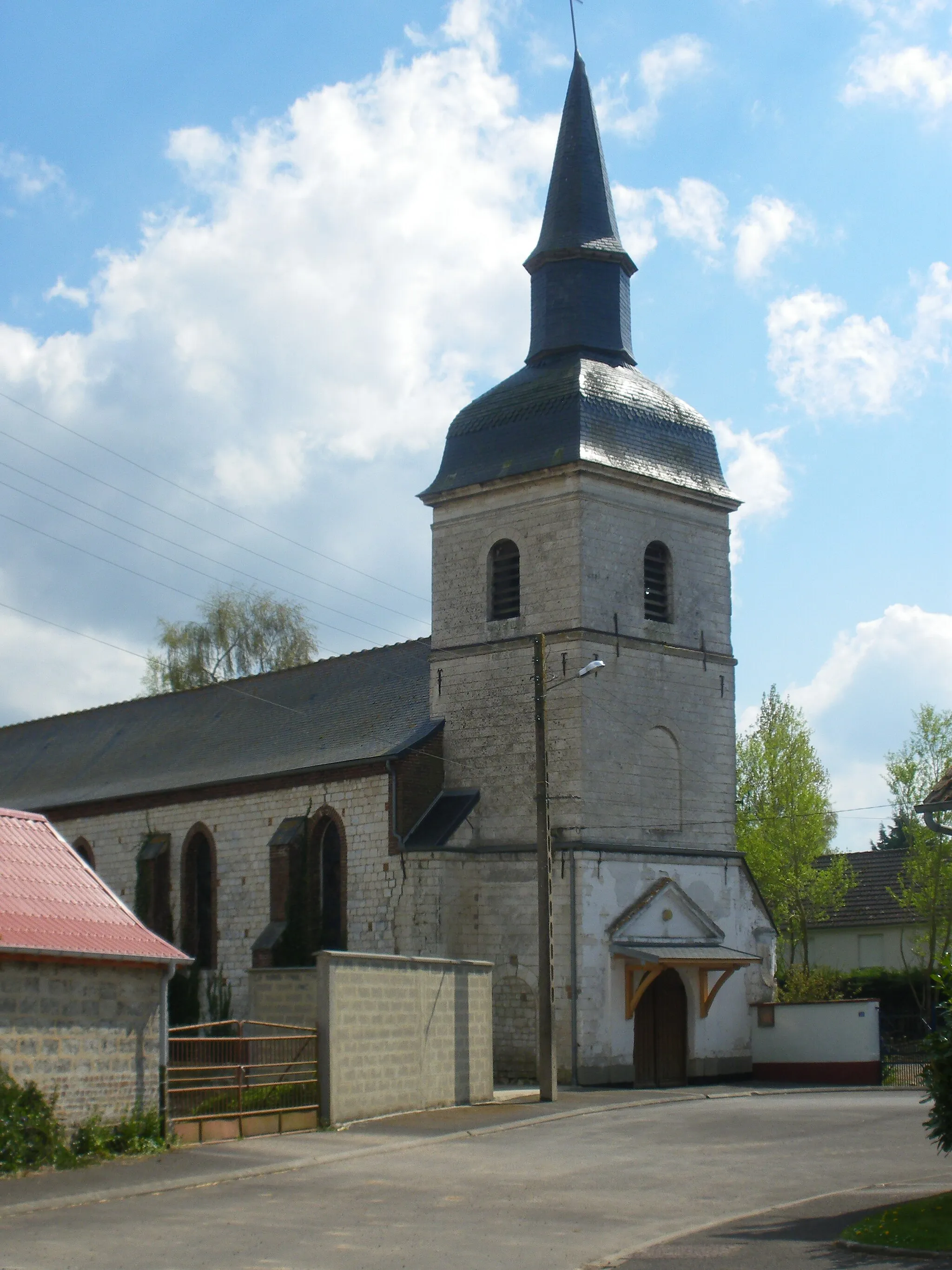 Photo showing: Vue de l'église Saint-Liéphard de Raye-sur-Authie.